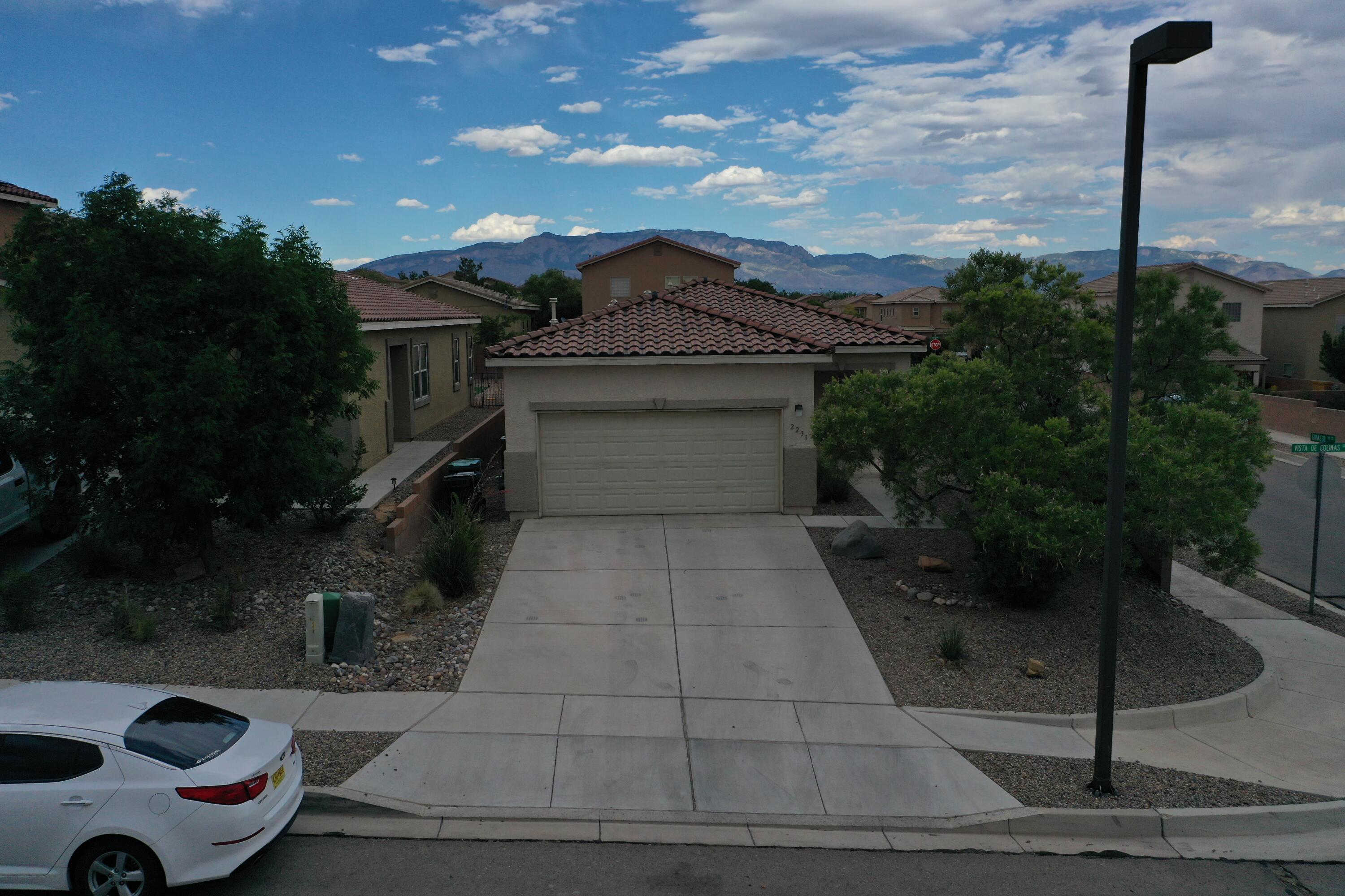2231 Vista De Colinas Drive SE