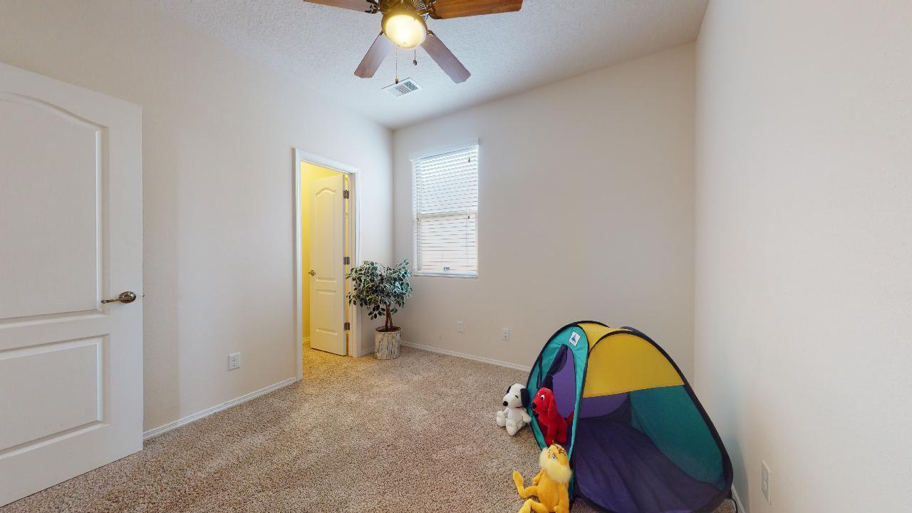 2231 Vista De Colinas Drive SE