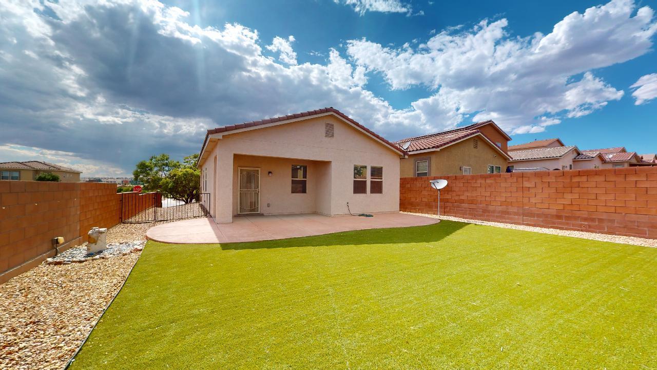 2231 Vista De Colinas Drive SE