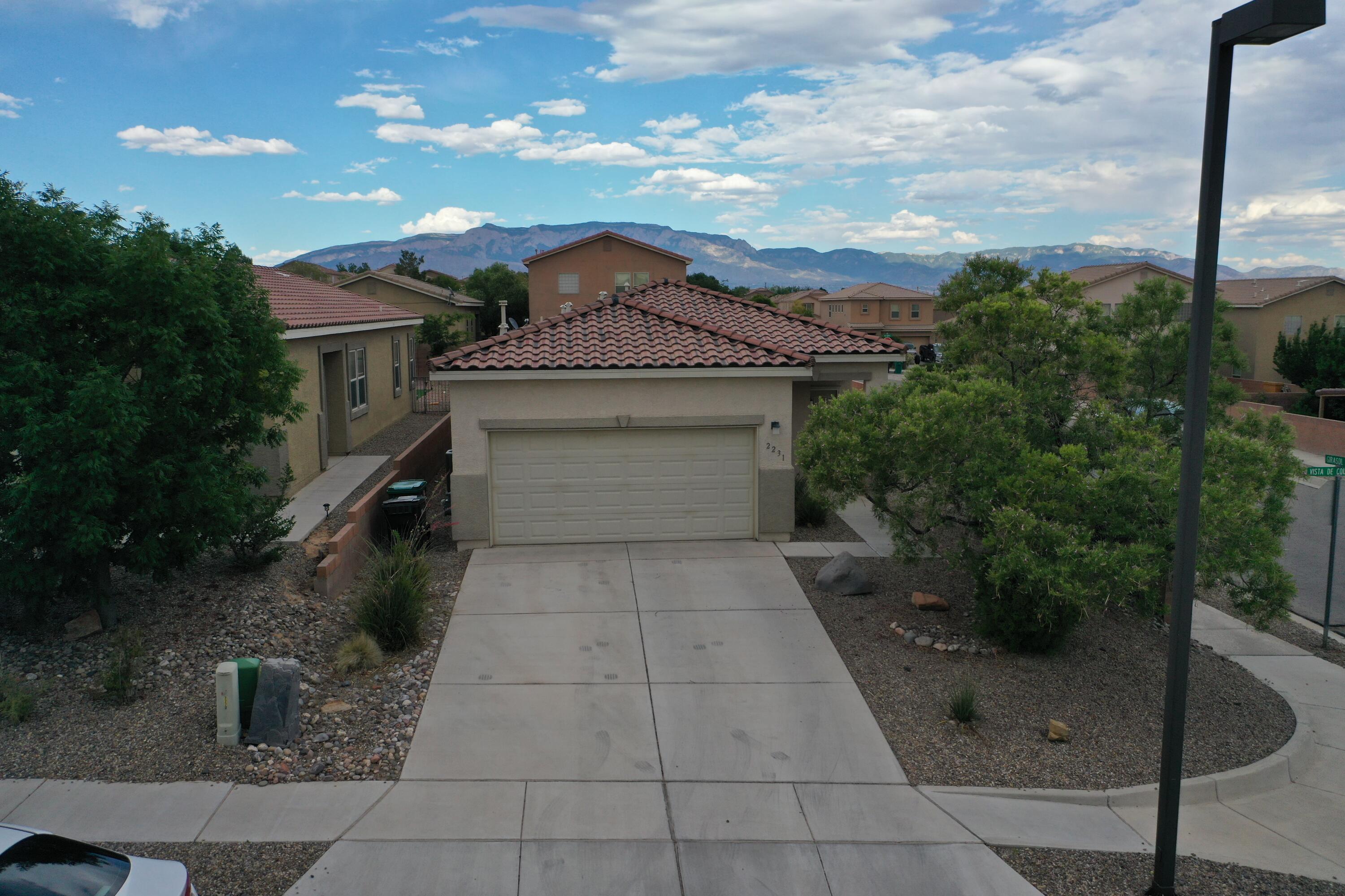 2231 Vista De Colinas Drive SE