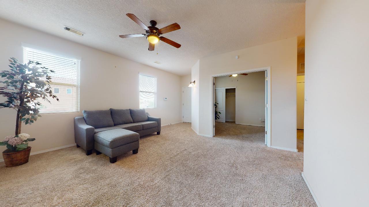 2231 Vista De Colinas Drive SE