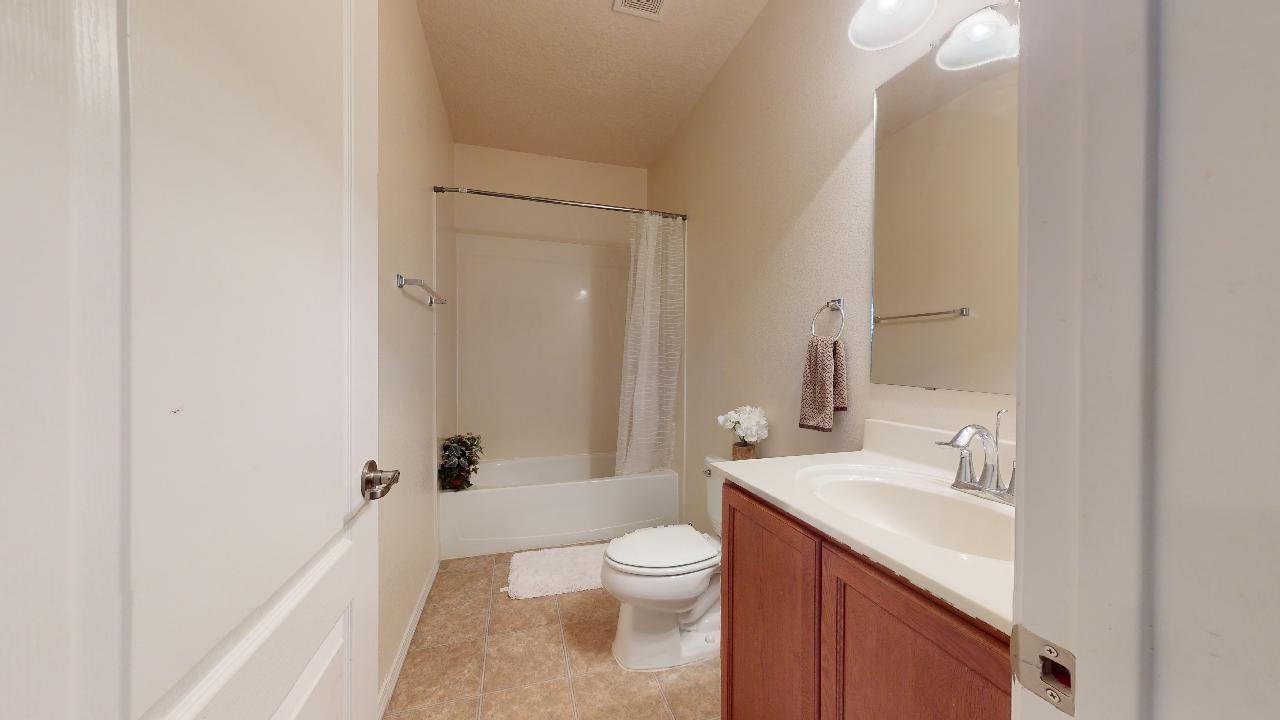 2231 Vista De Colinas Drive SE