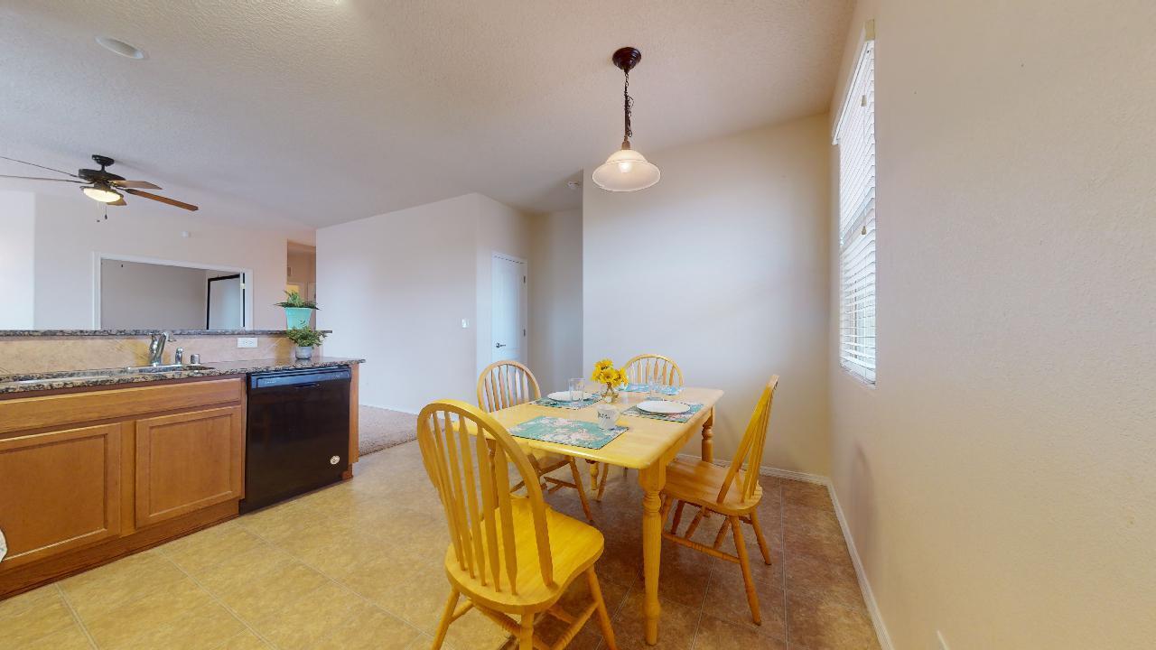 2231 Vista De Colinas Drive SE