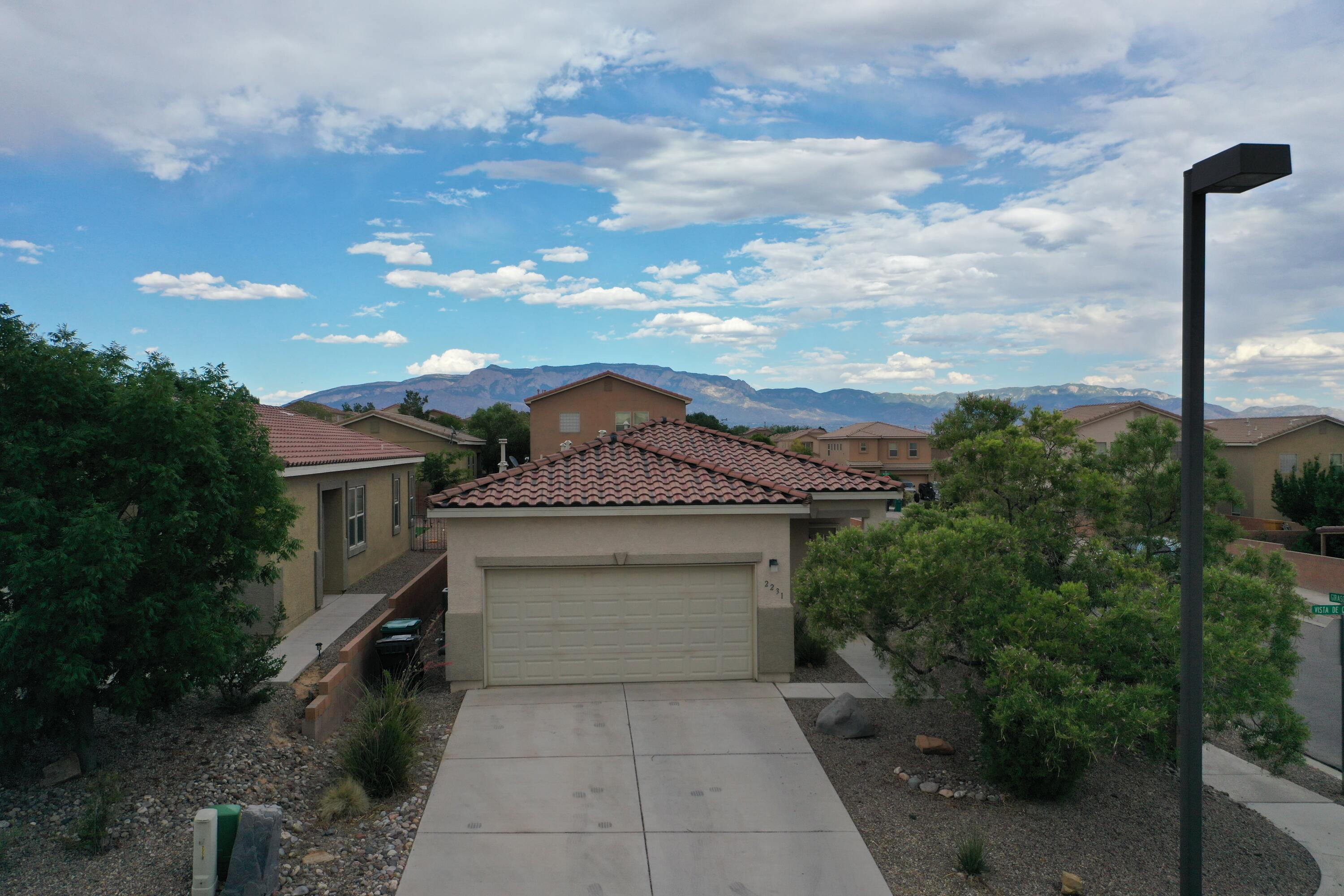 2231 Vista De Colinas Drive SE