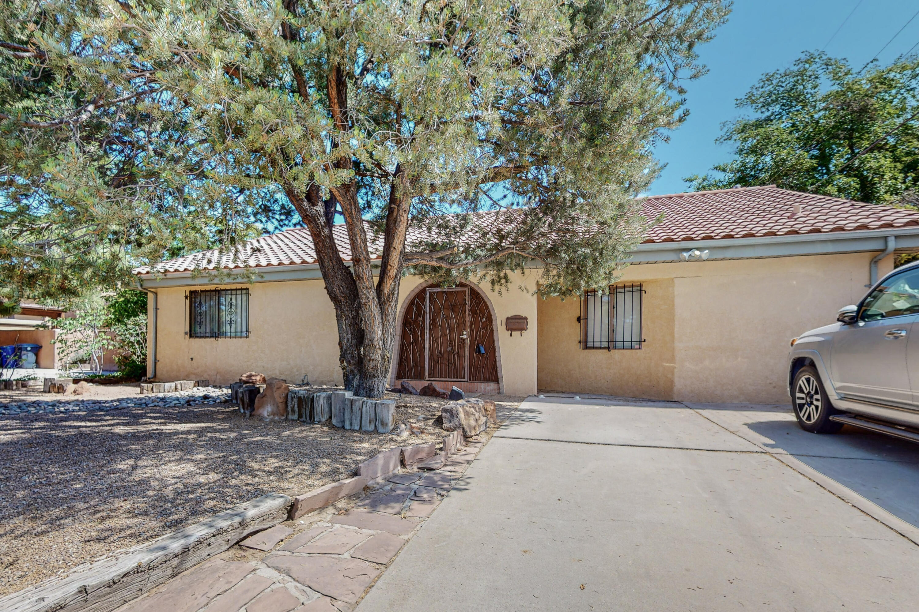 3510 La Hacienda Place NE
