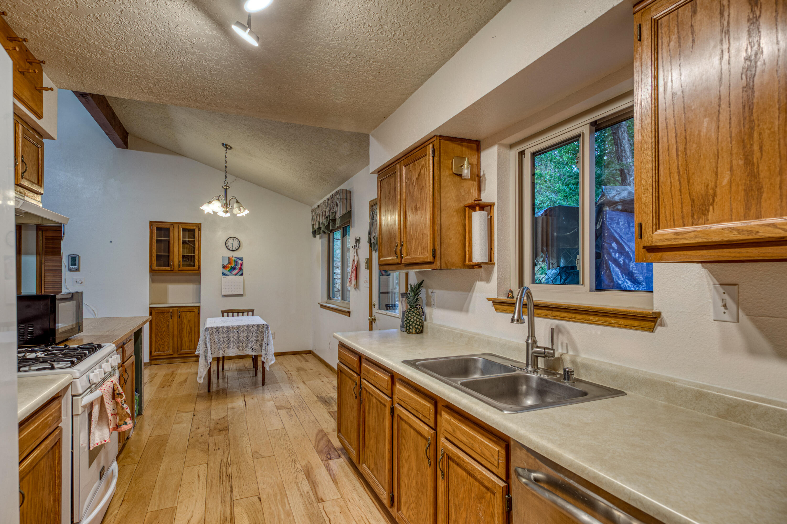 19 Juniper Ridge Road