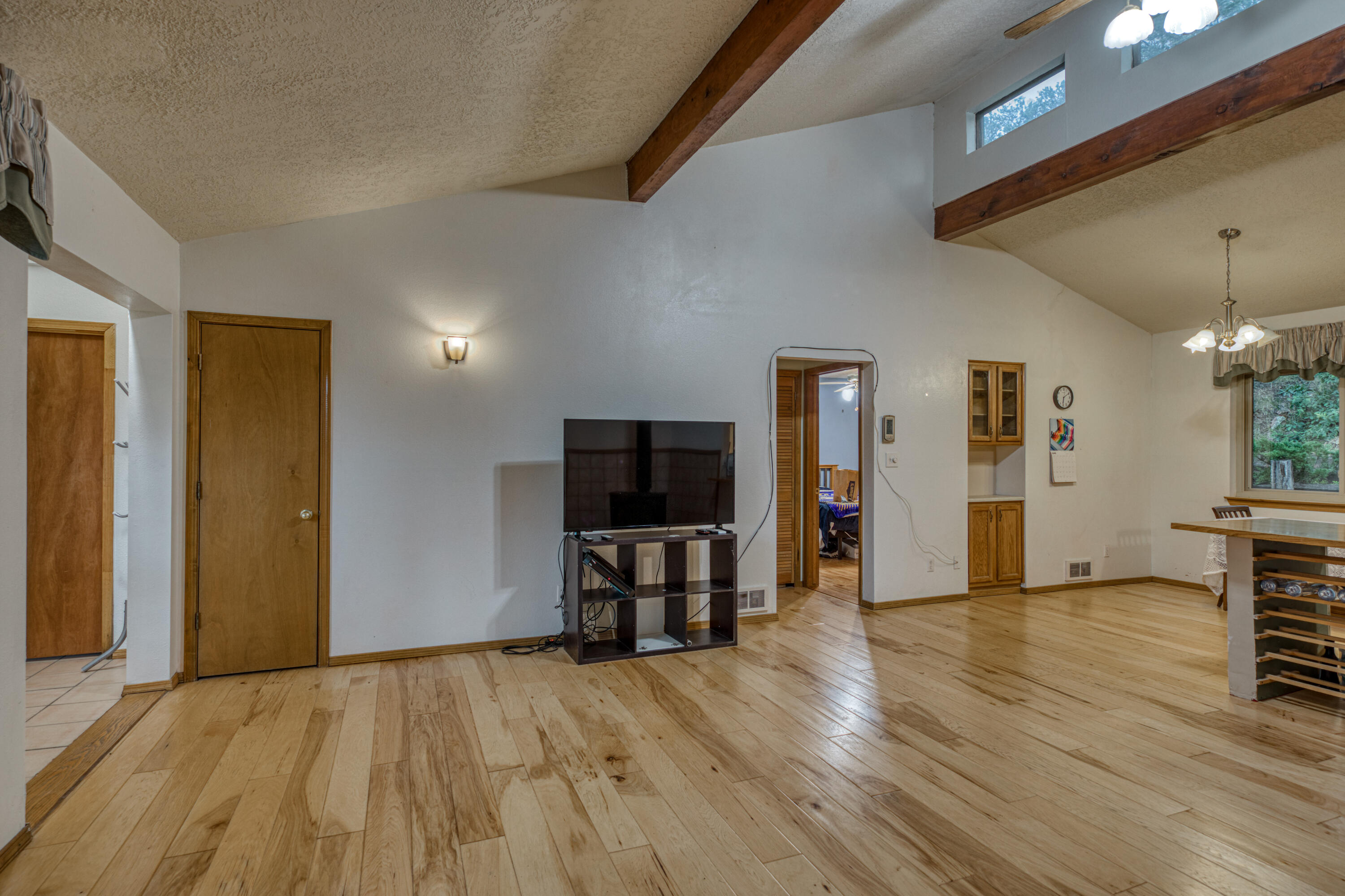 19 Juniper Ridge Road