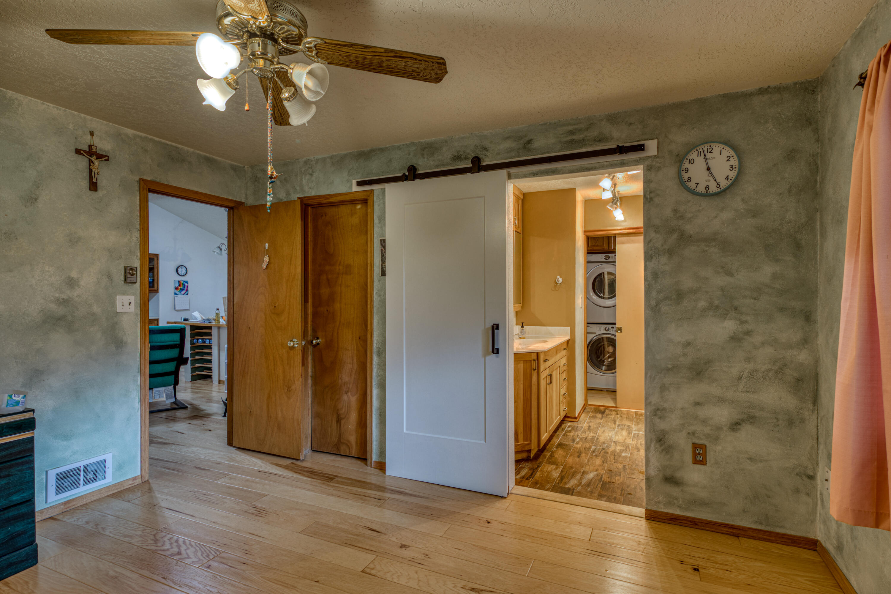 19 Juniper Ridge Road