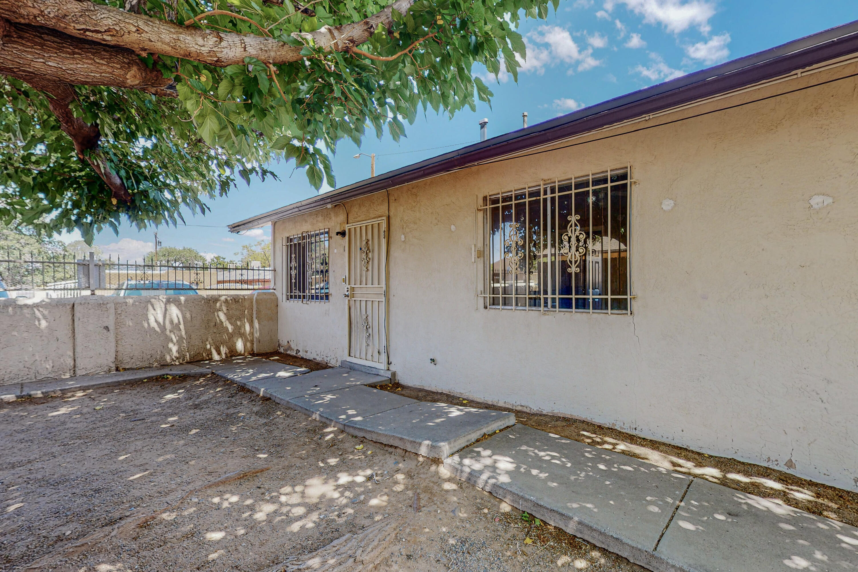 616 Alcazar Street SE