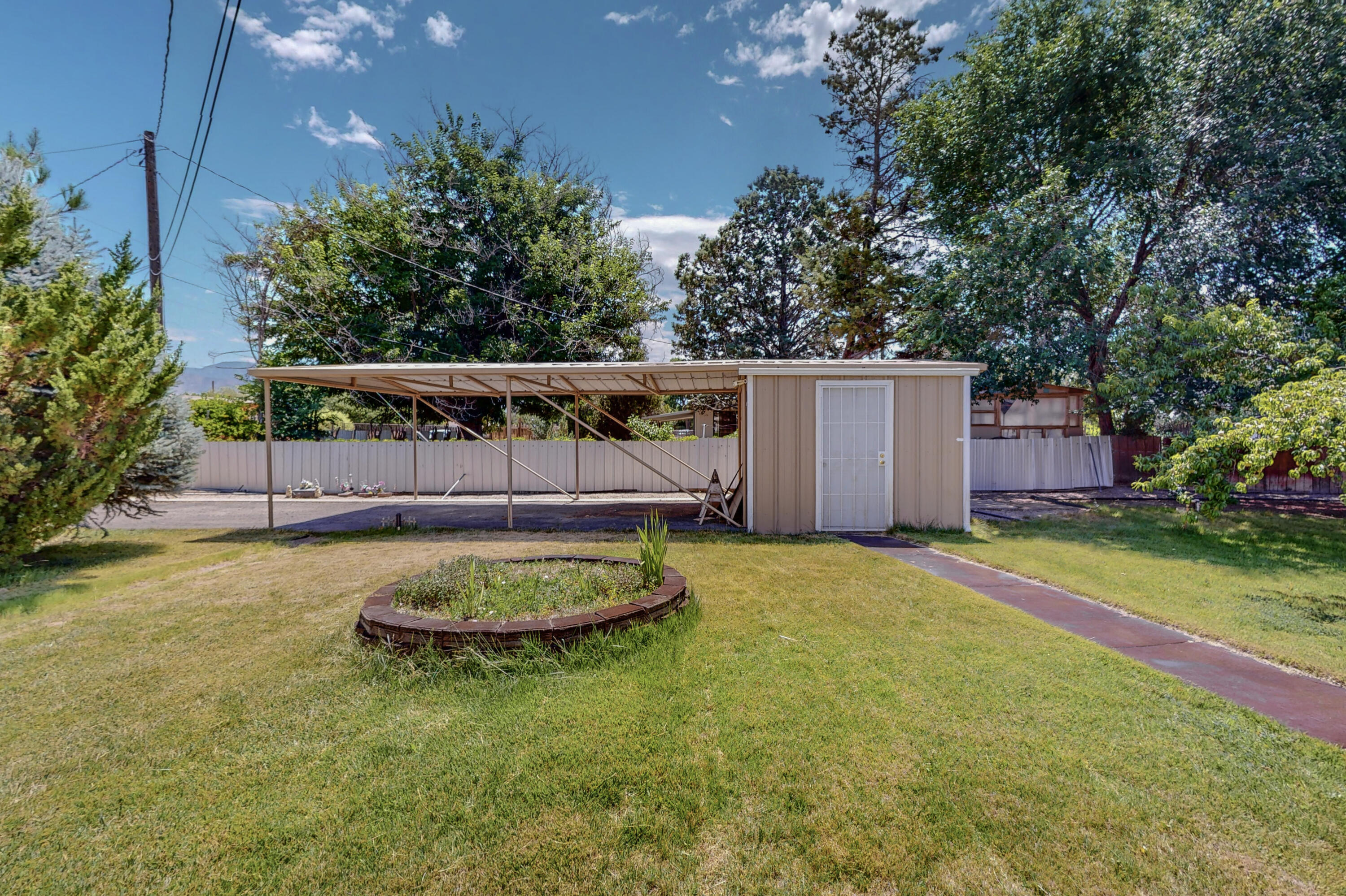 420 Robin Meadow Street NW