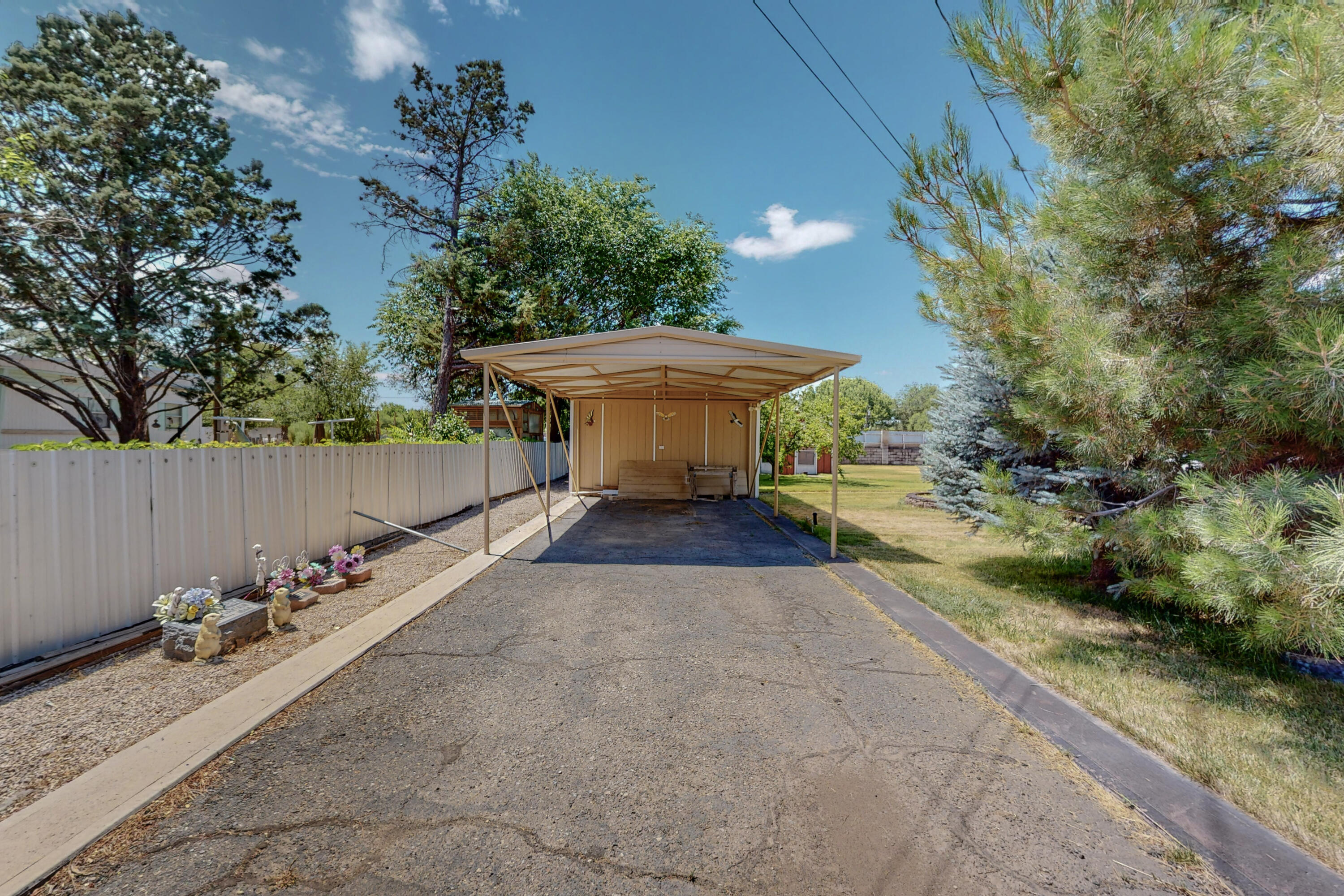 420 Robin Meadow Street NW