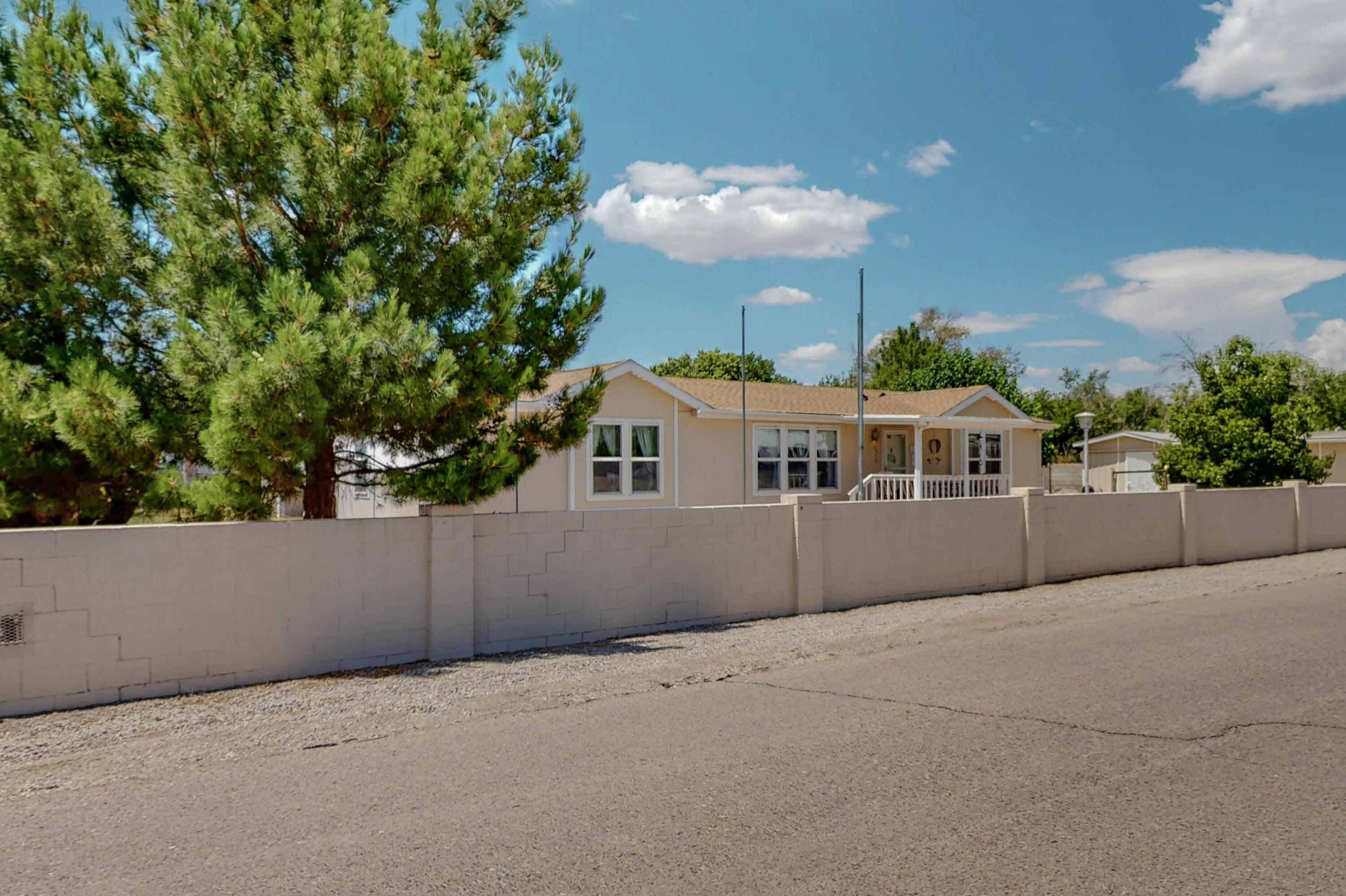 420 Robin Meadow Street NW
