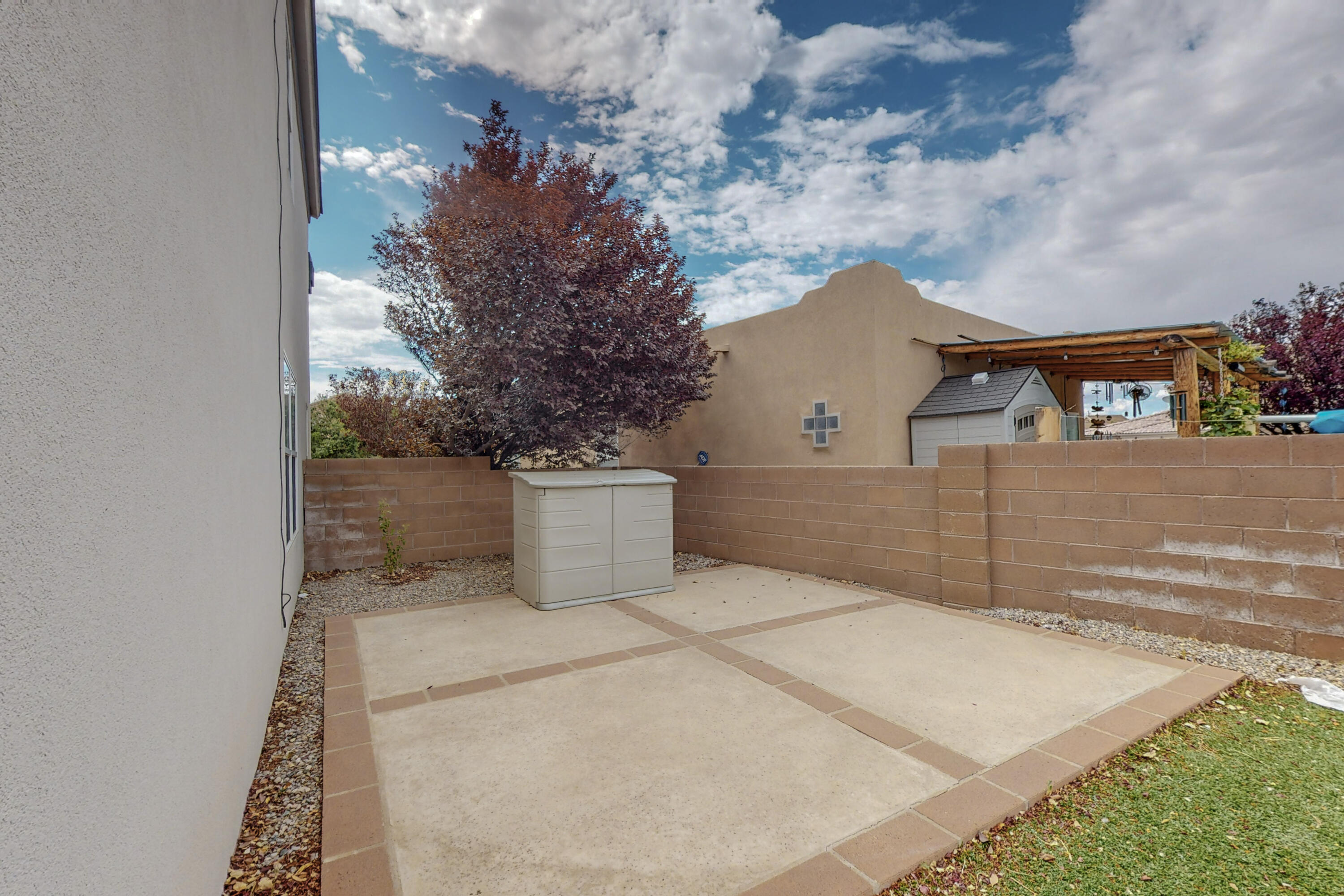 8404 Magenta Road NW