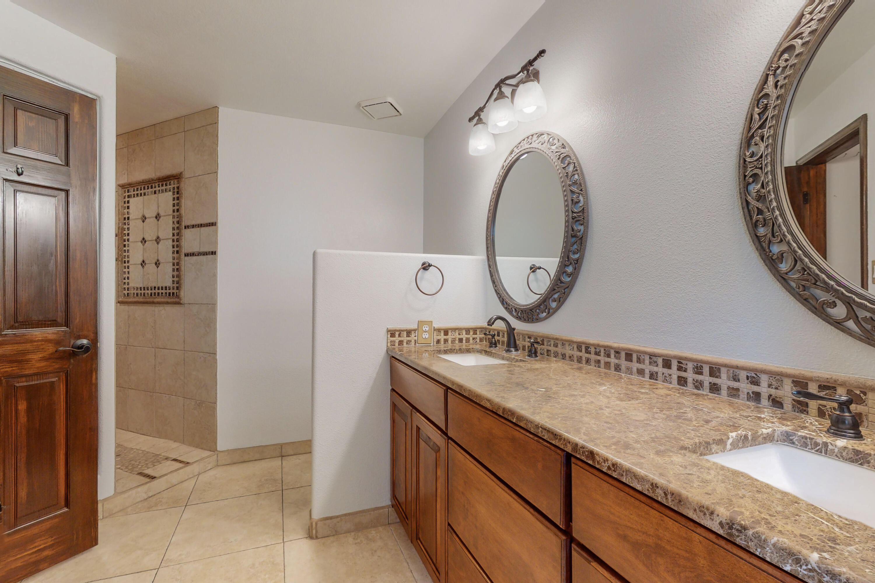 9632 Villa Del Rey NE