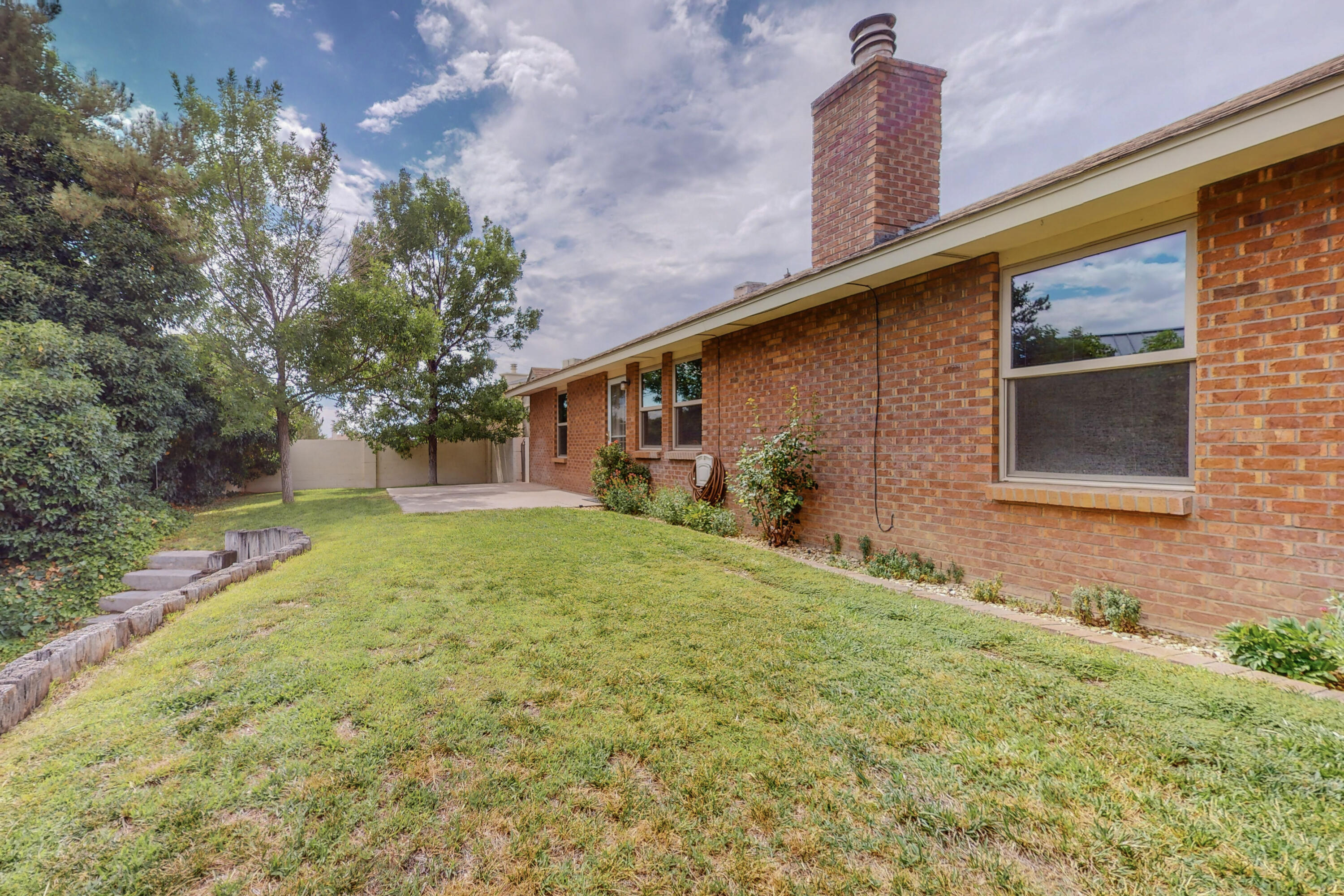 9632 Villa Del Rey NE