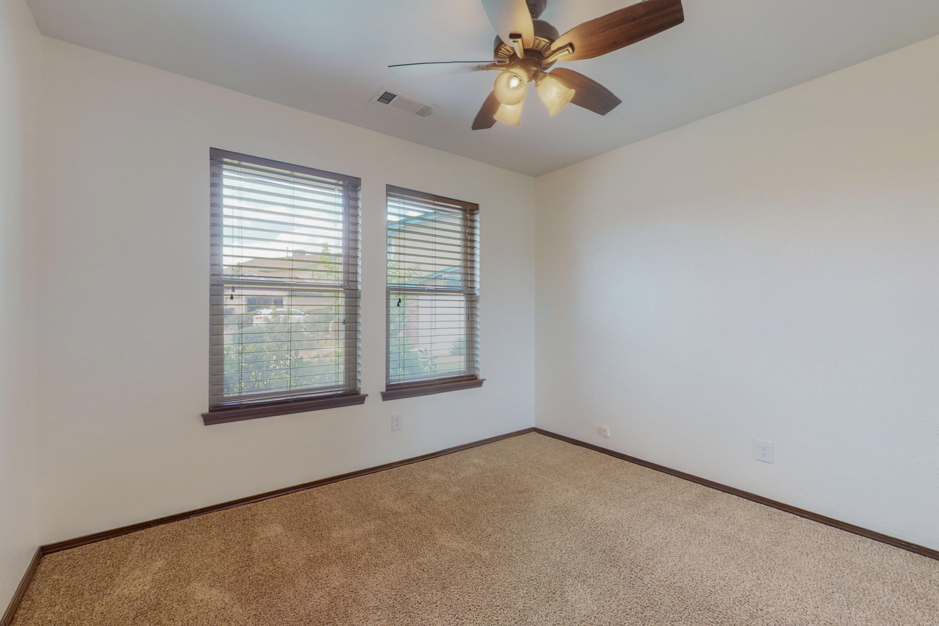 9632 Villa Del Rey NE