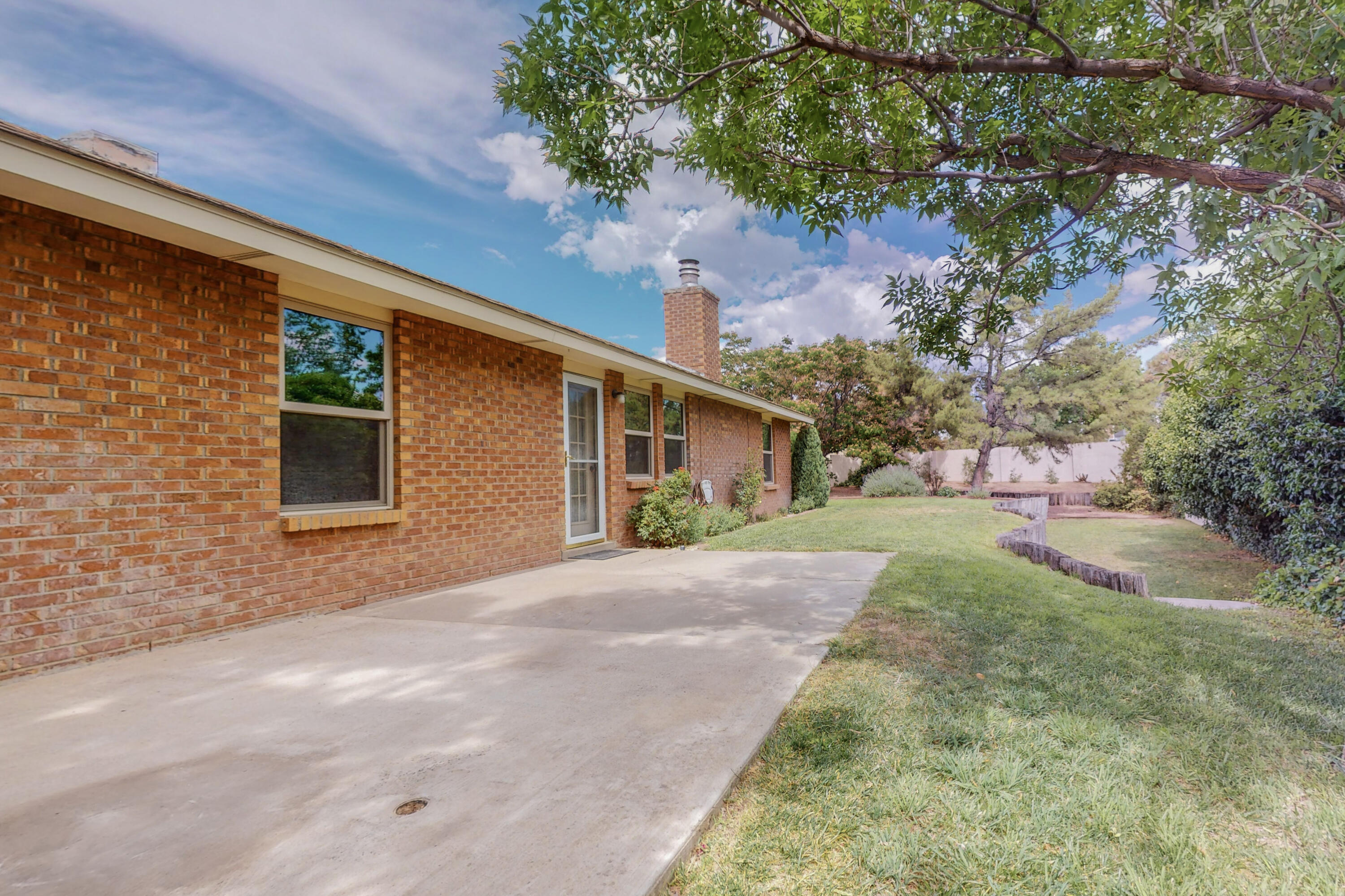 9632 Villa Del Rey NE