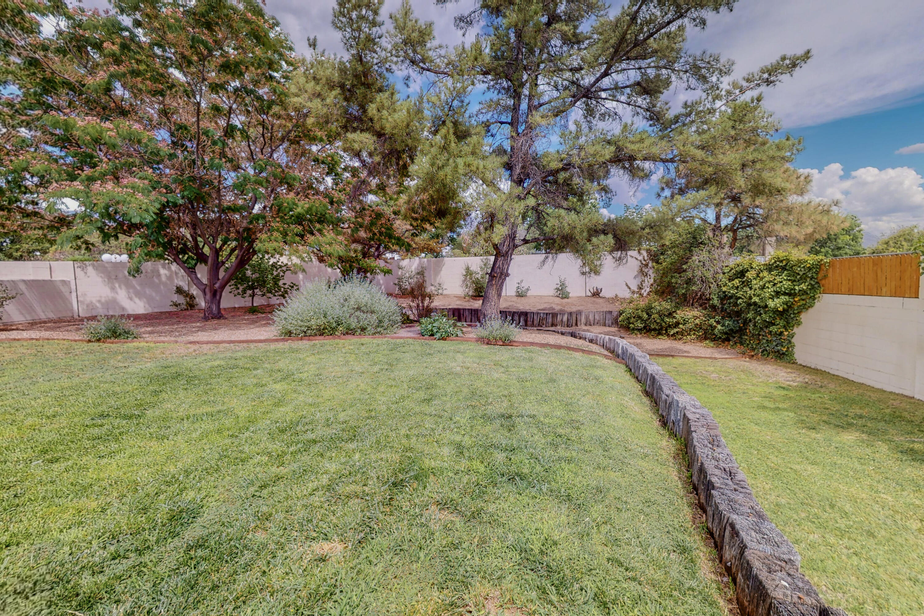9632 Villa Del Rey NE