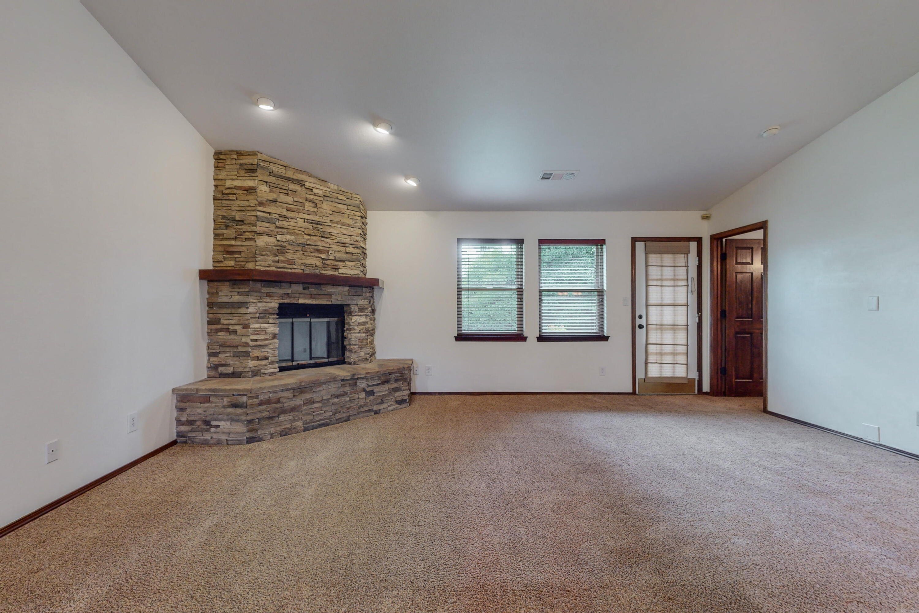 9632 Villa Del Rey NE