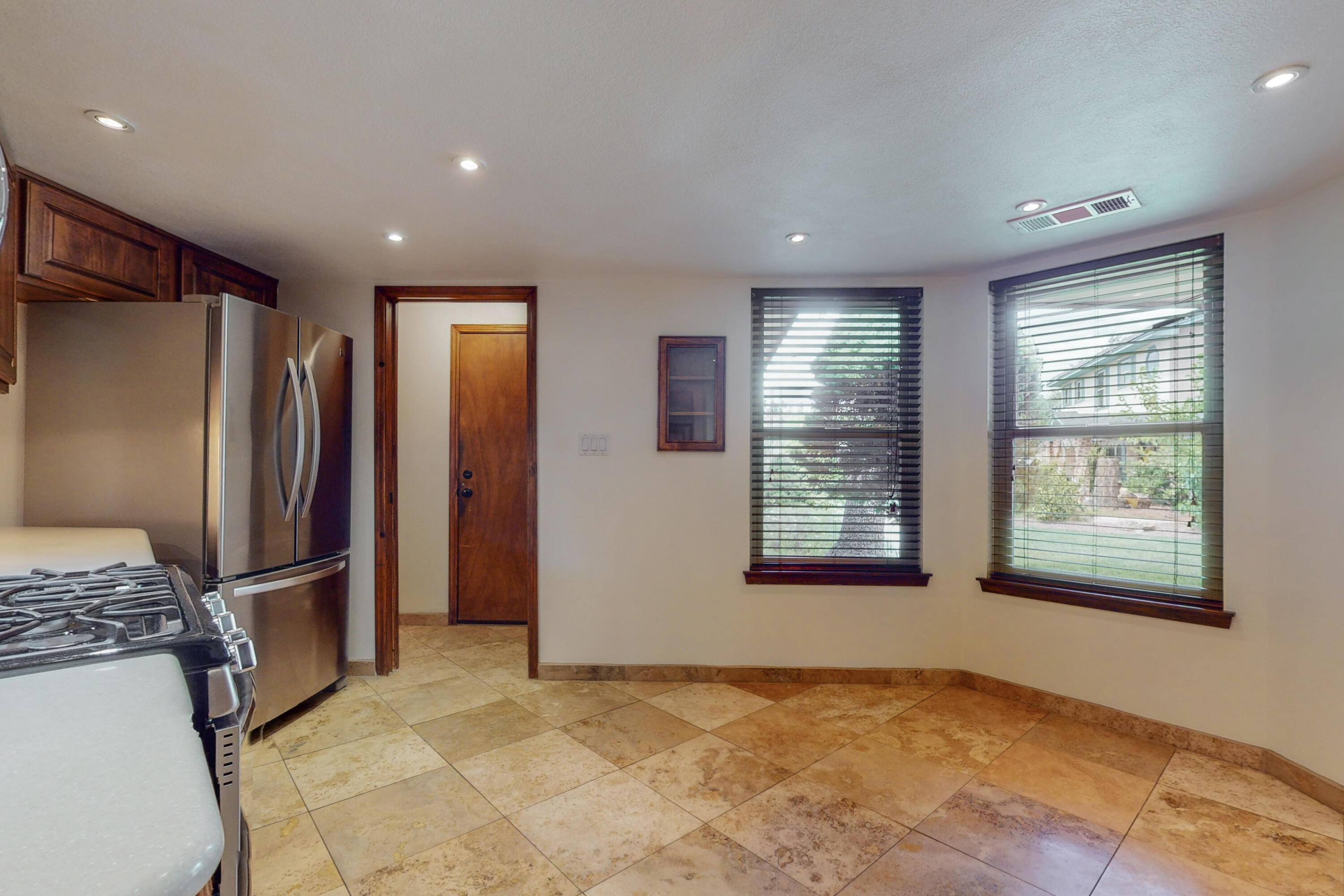 9632 Villa Del Rey NE