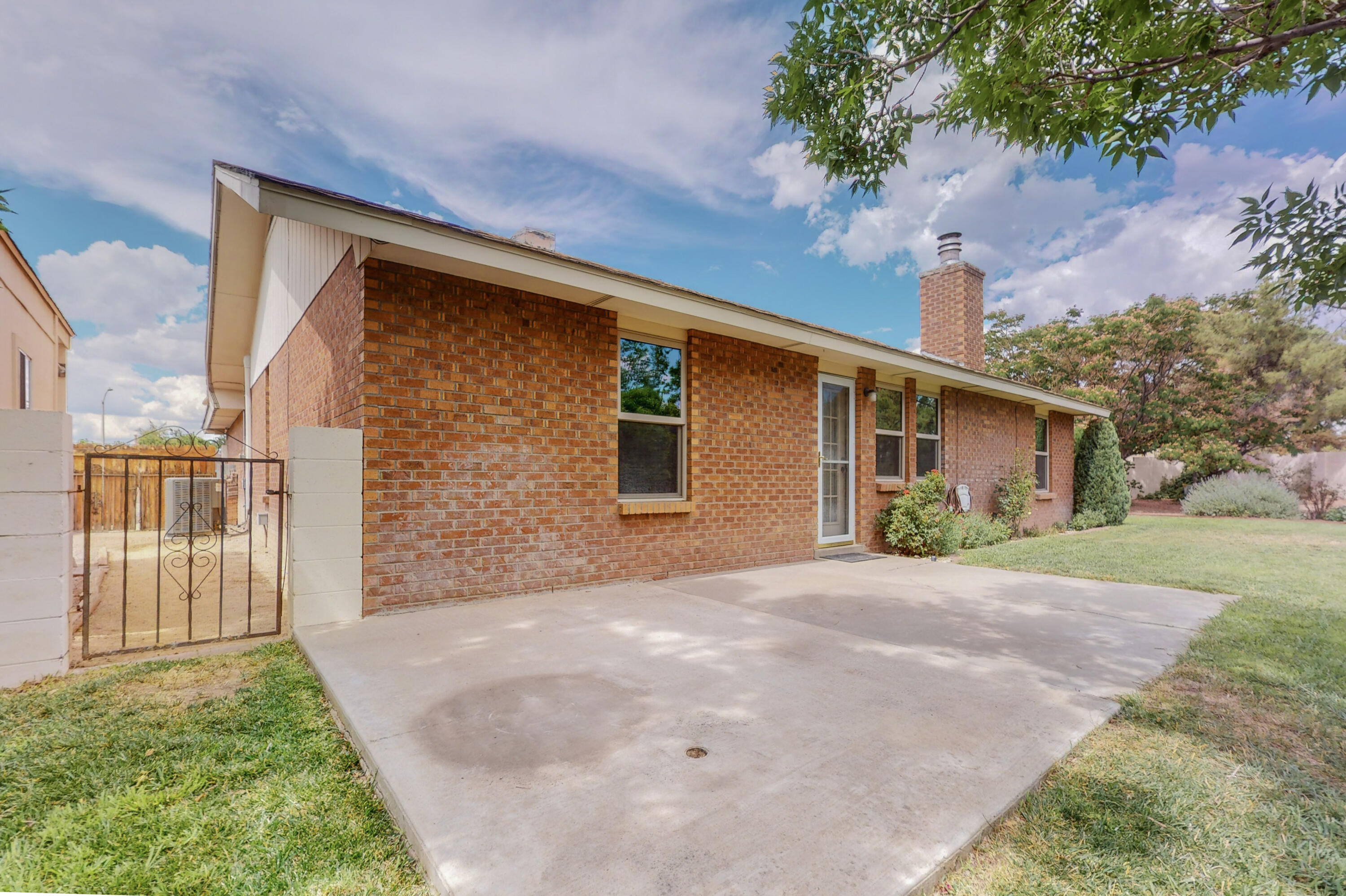 9632 Villa Del Rey NE