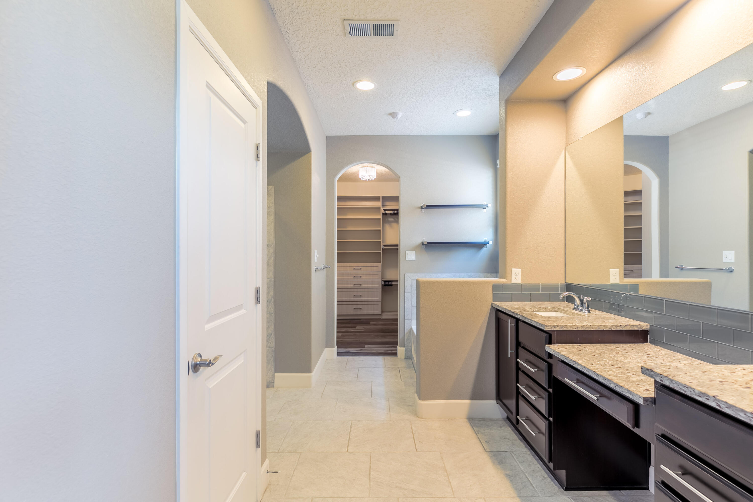 1545 Vista De Colinas Drive SE