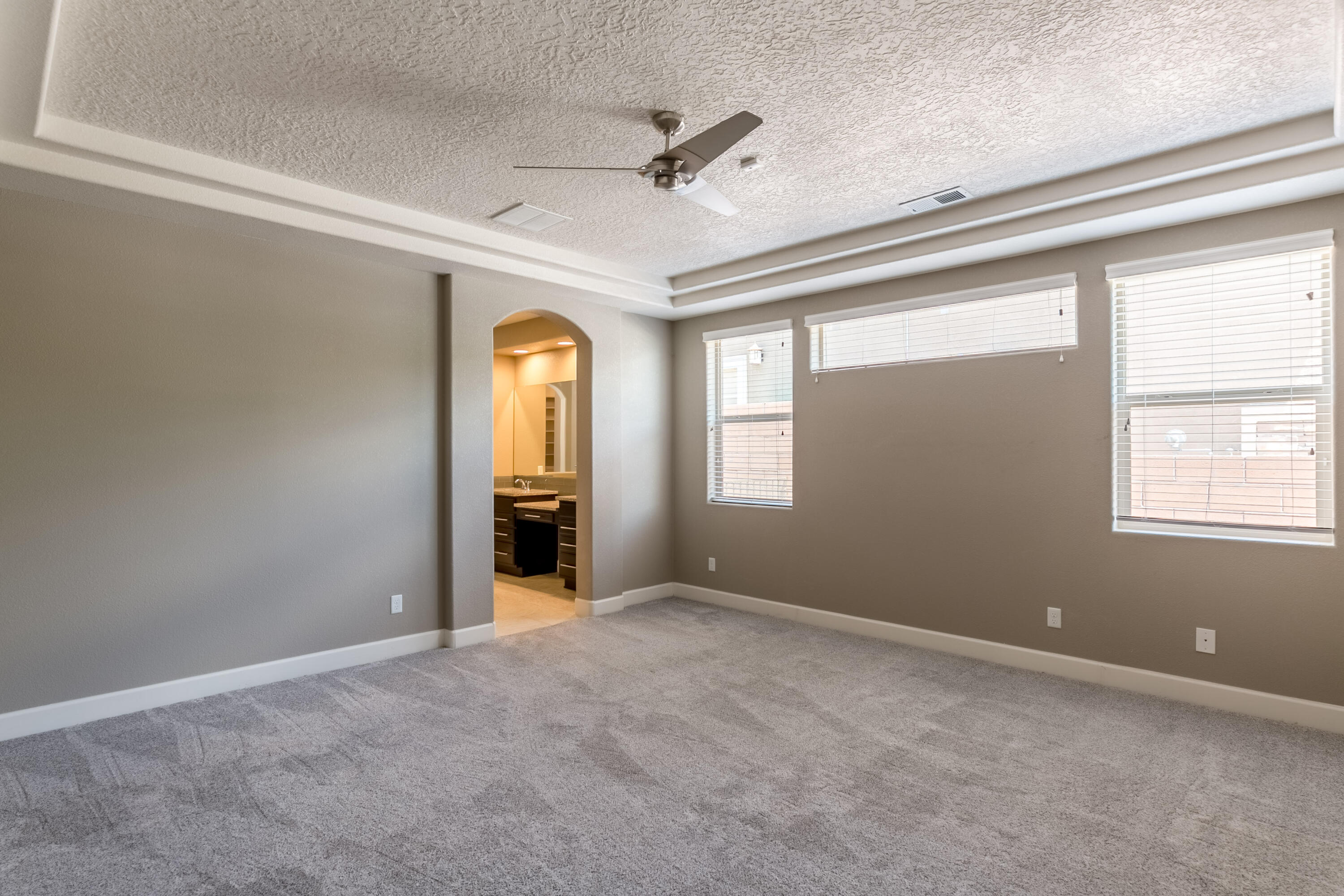 1545 Vista De Colinas Drive SE