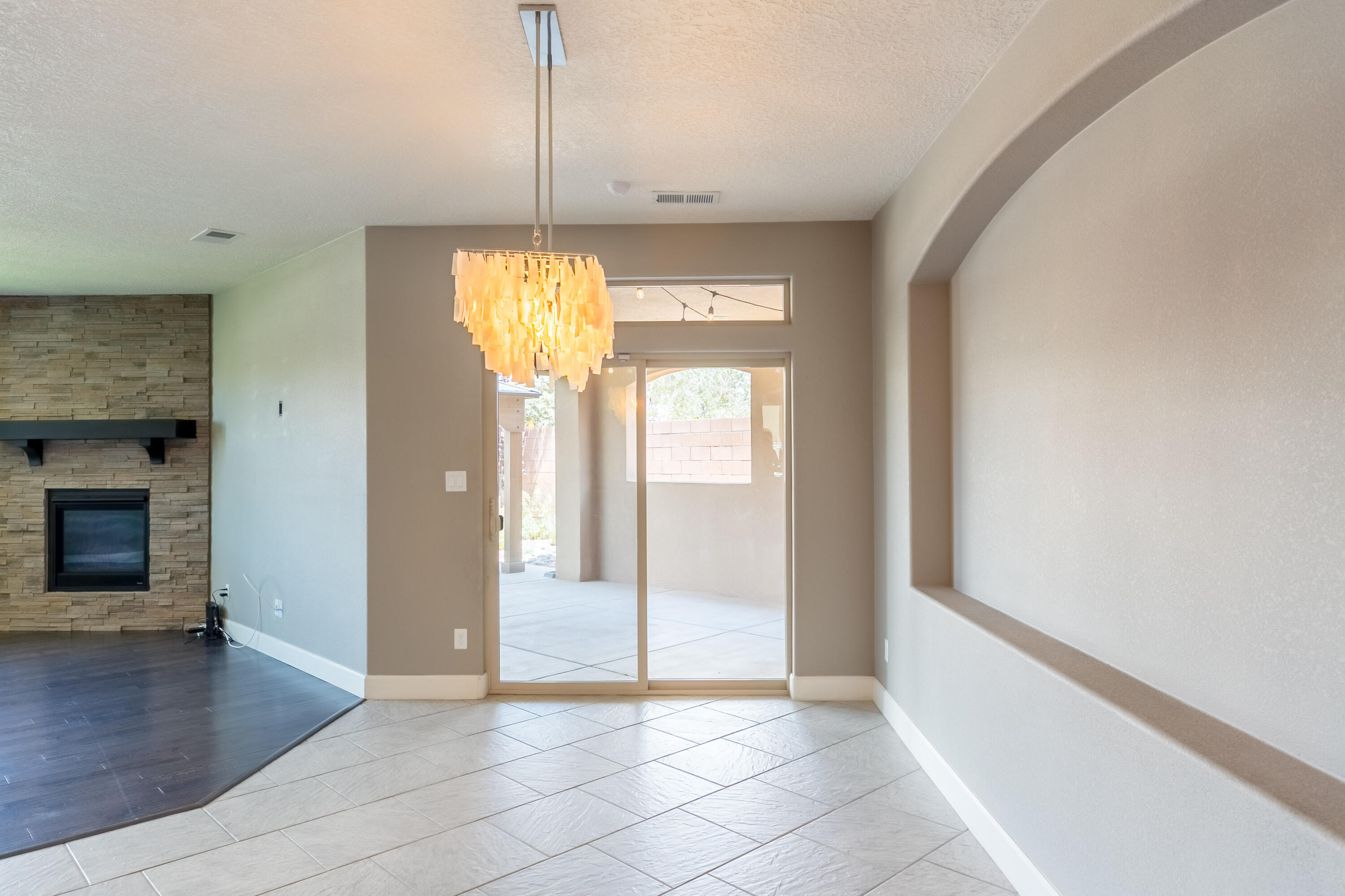 1545 Vista De Colinas Drive SE