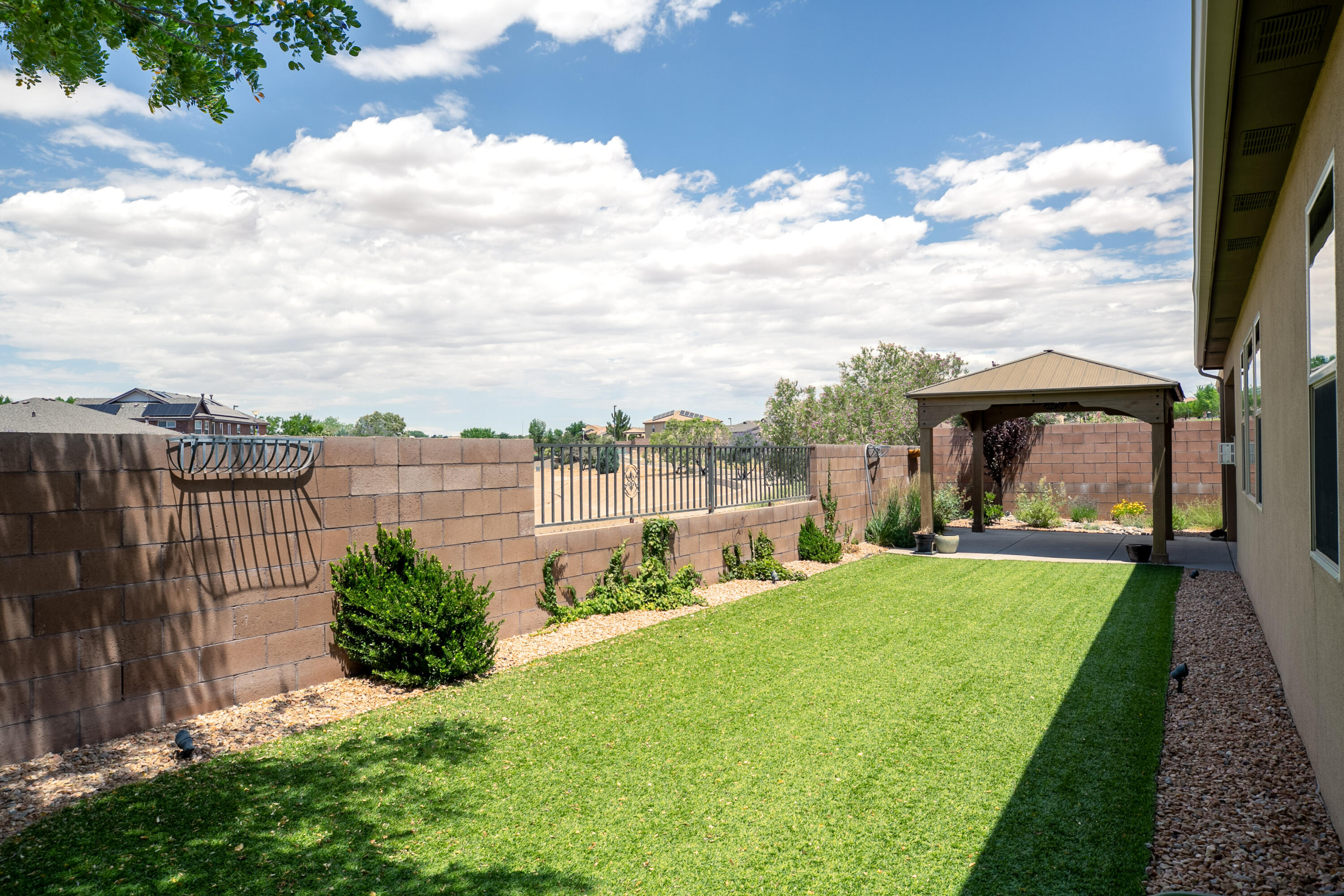 1545 Vista De Colinas Drive SE