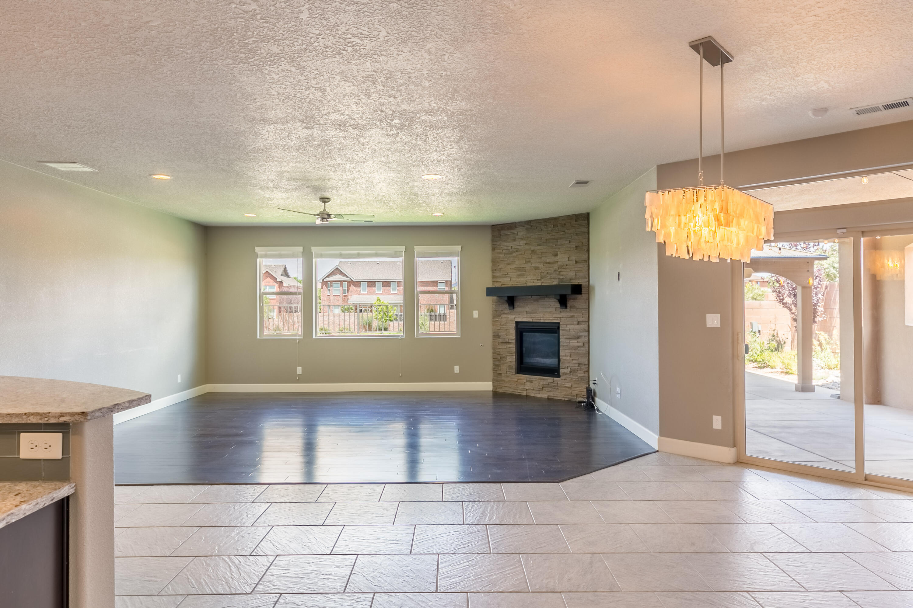 1545 Vista De Colinas Drive SE