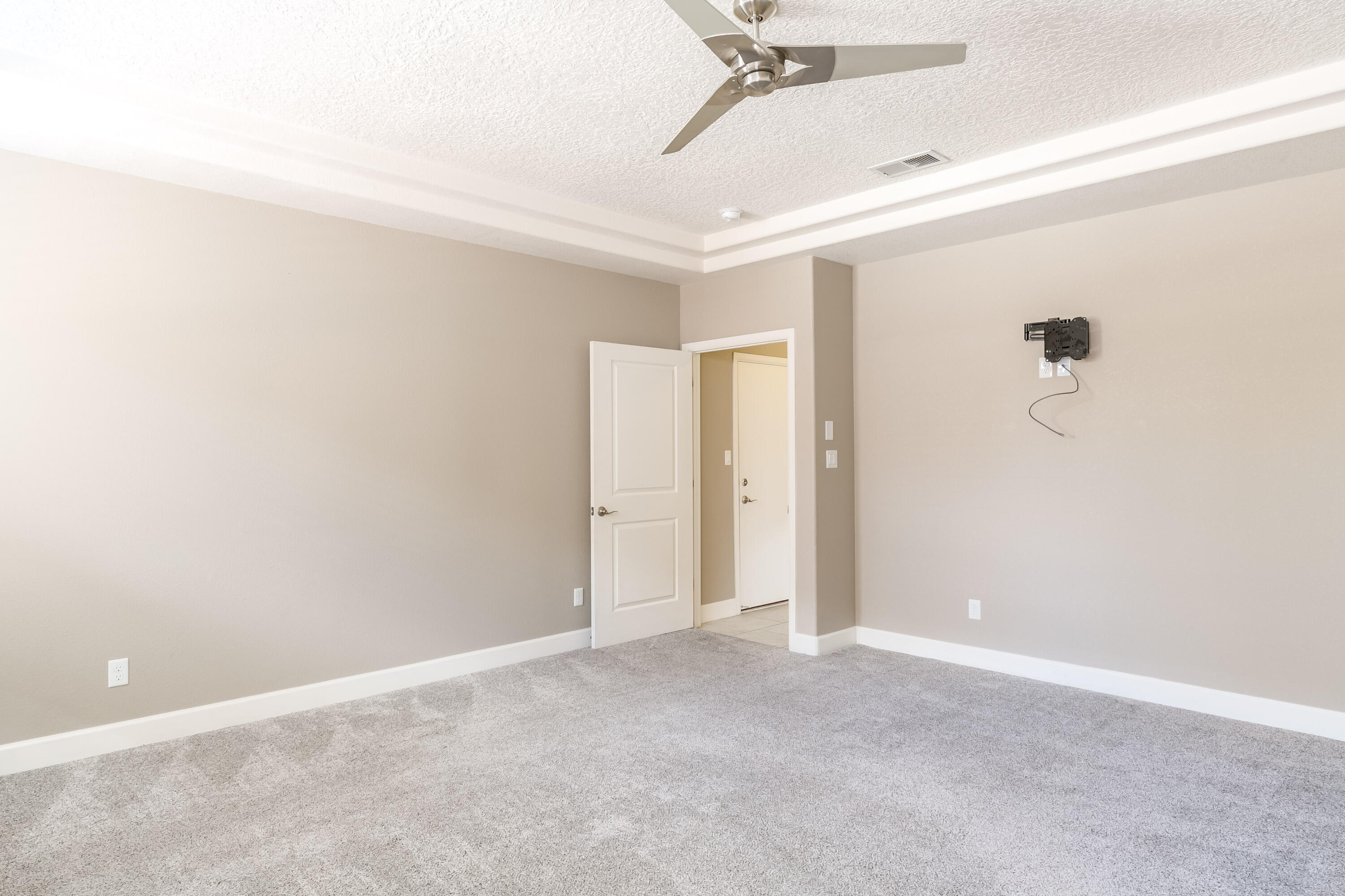 1545 Vista De Colinas Drive SE