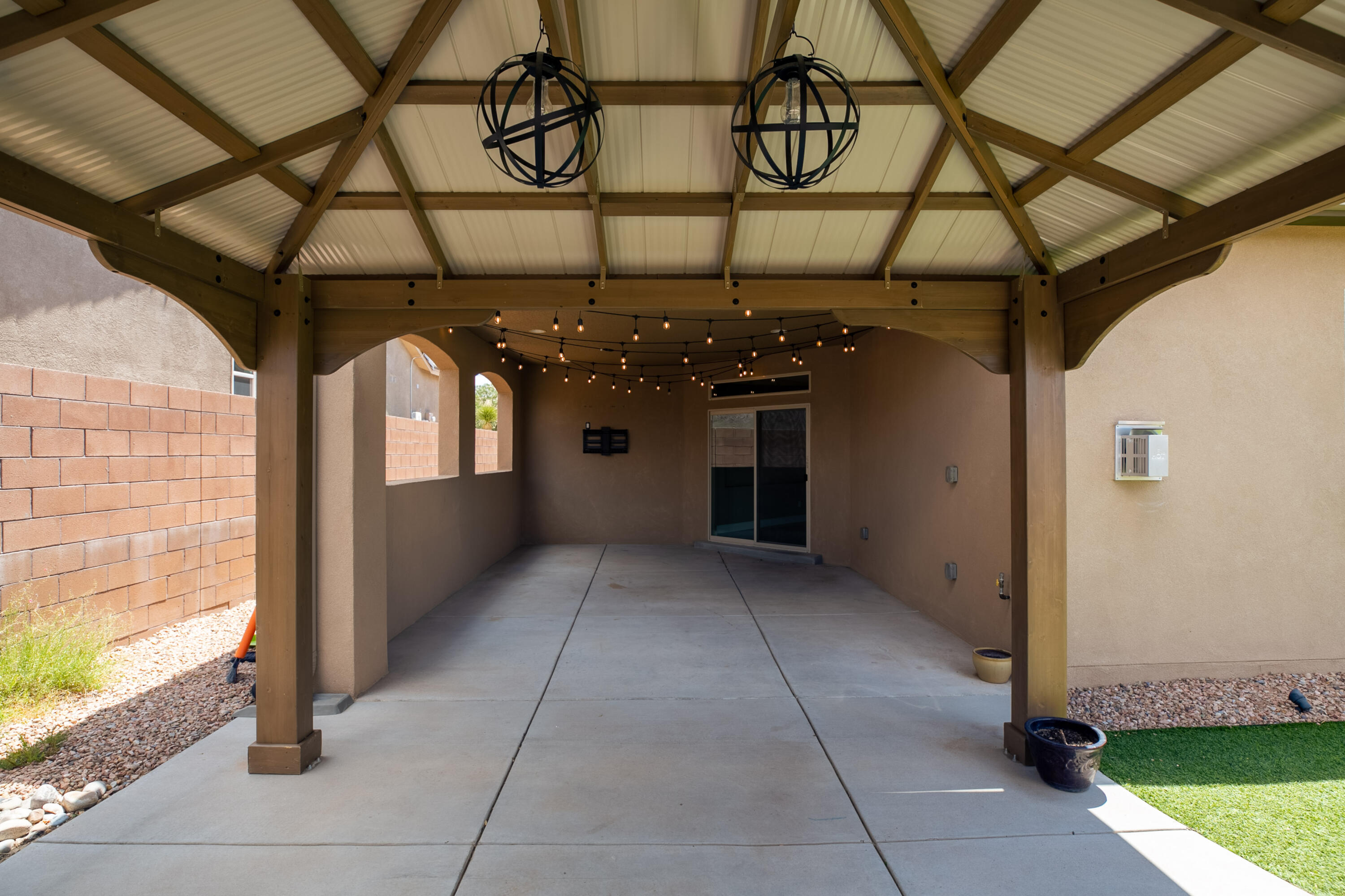 1545 Vista De Colinas Drive SE