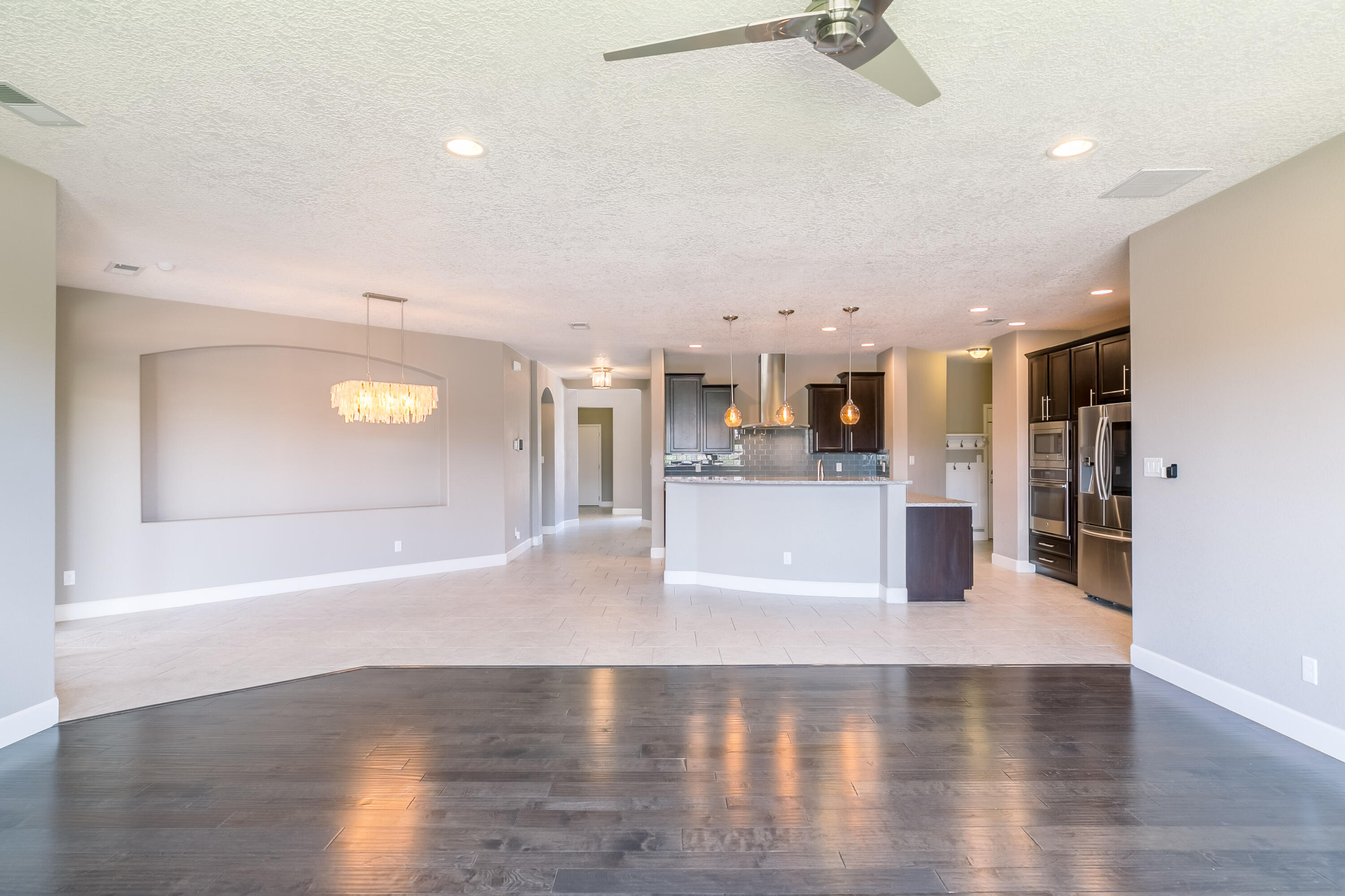 1545 Vista De Colinas Drive SE