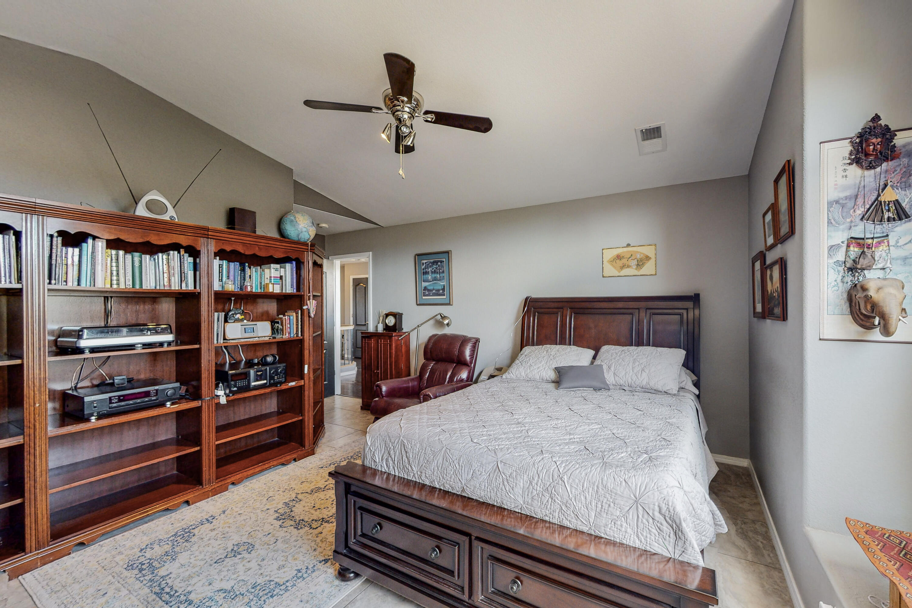 5935 Los Ritos Court NW
