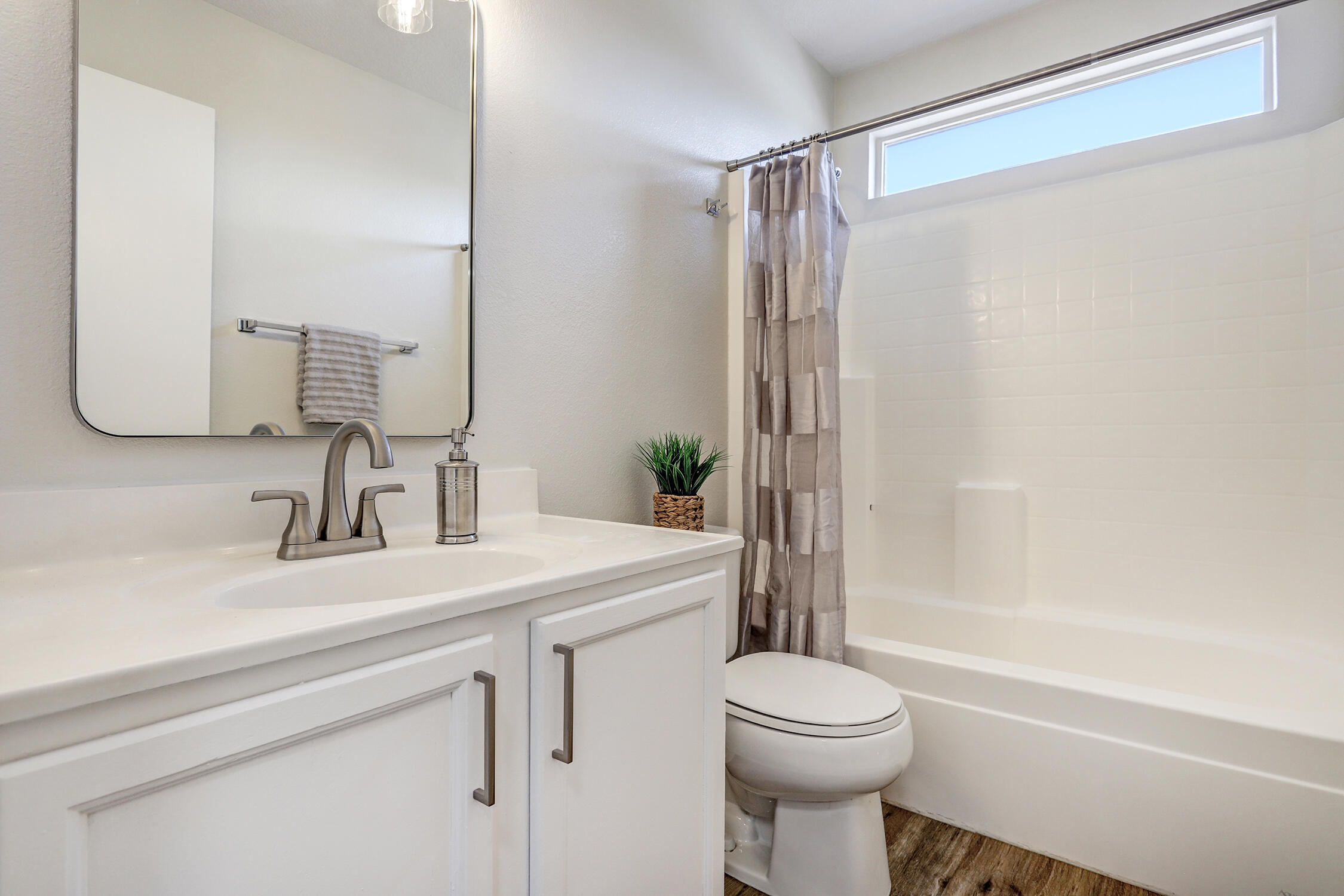 33 Violeta Place