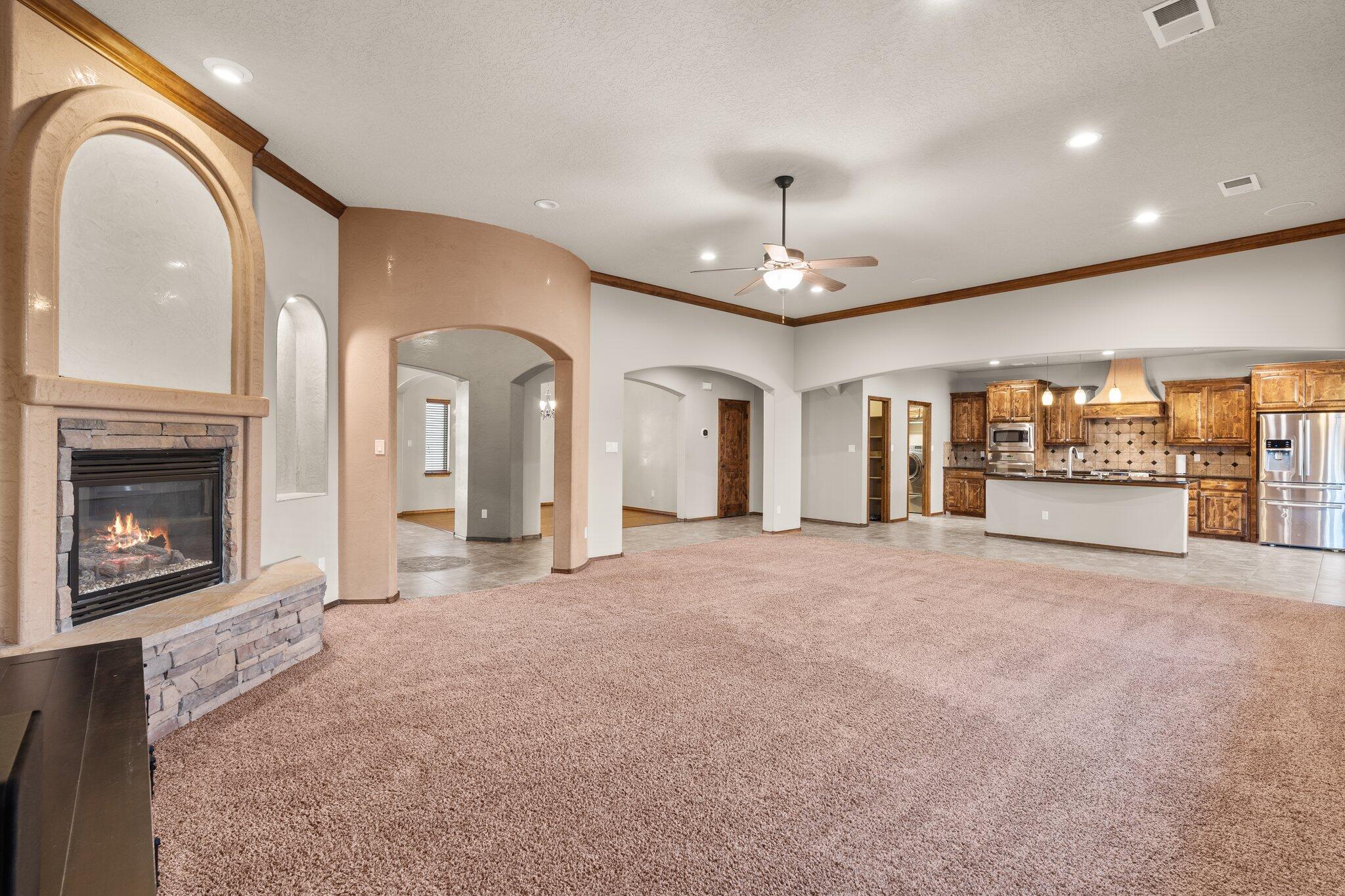 9216 N La Tierra Court NE