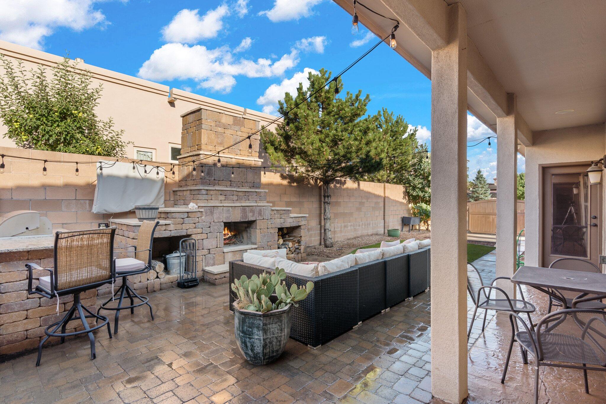 9216 N La Tierra Court NE