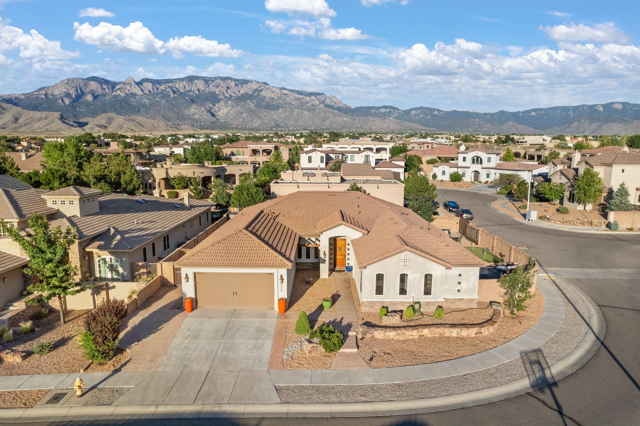 9216 N La Tierra Court NE