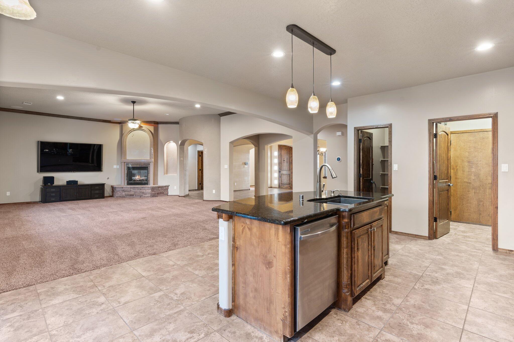 9216 N La Tierra Court NE