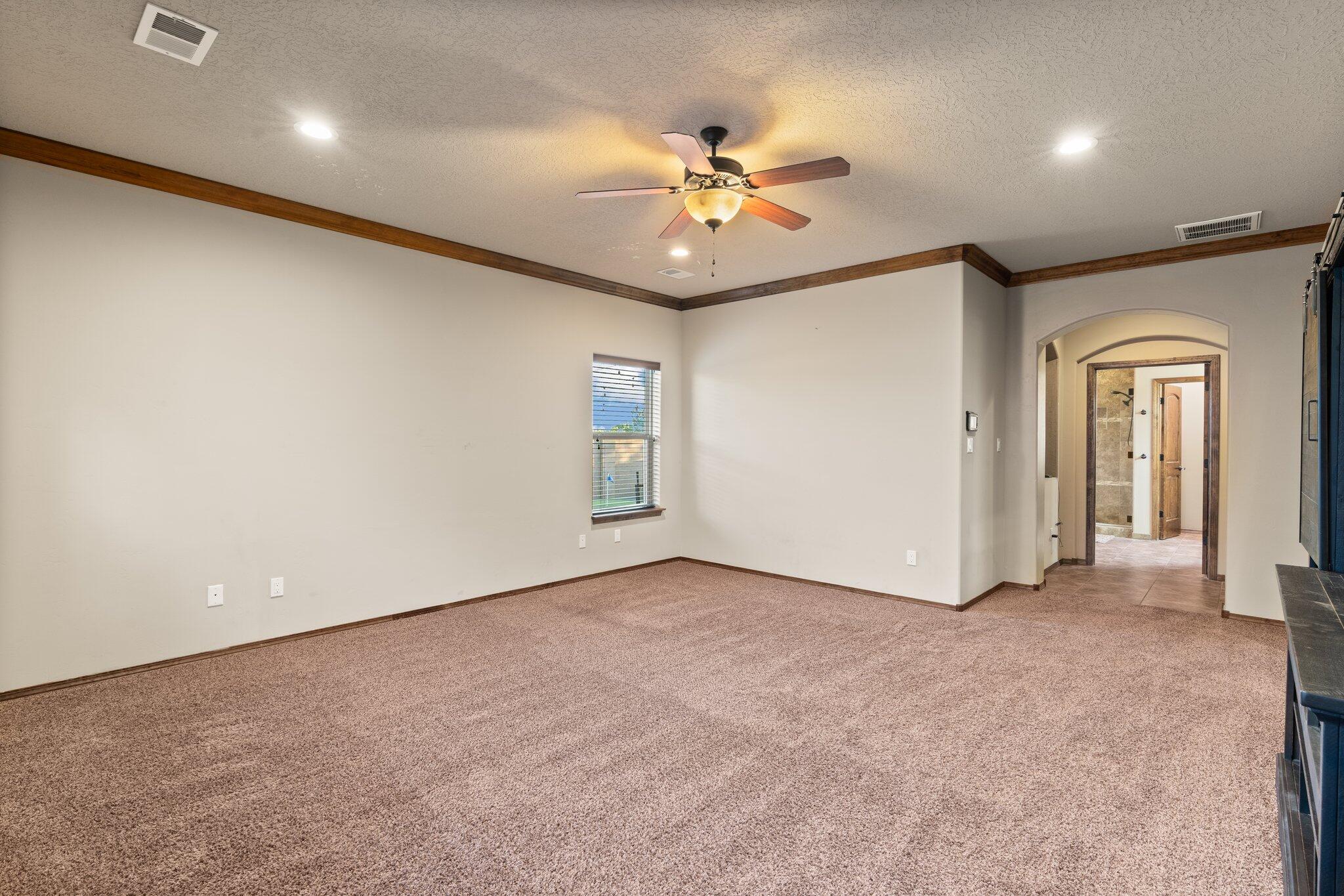 9216 N La Tierra Court NE