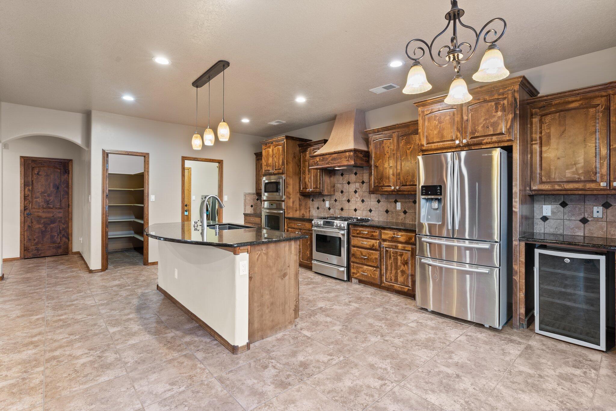 9216 N La Tierra Court NE