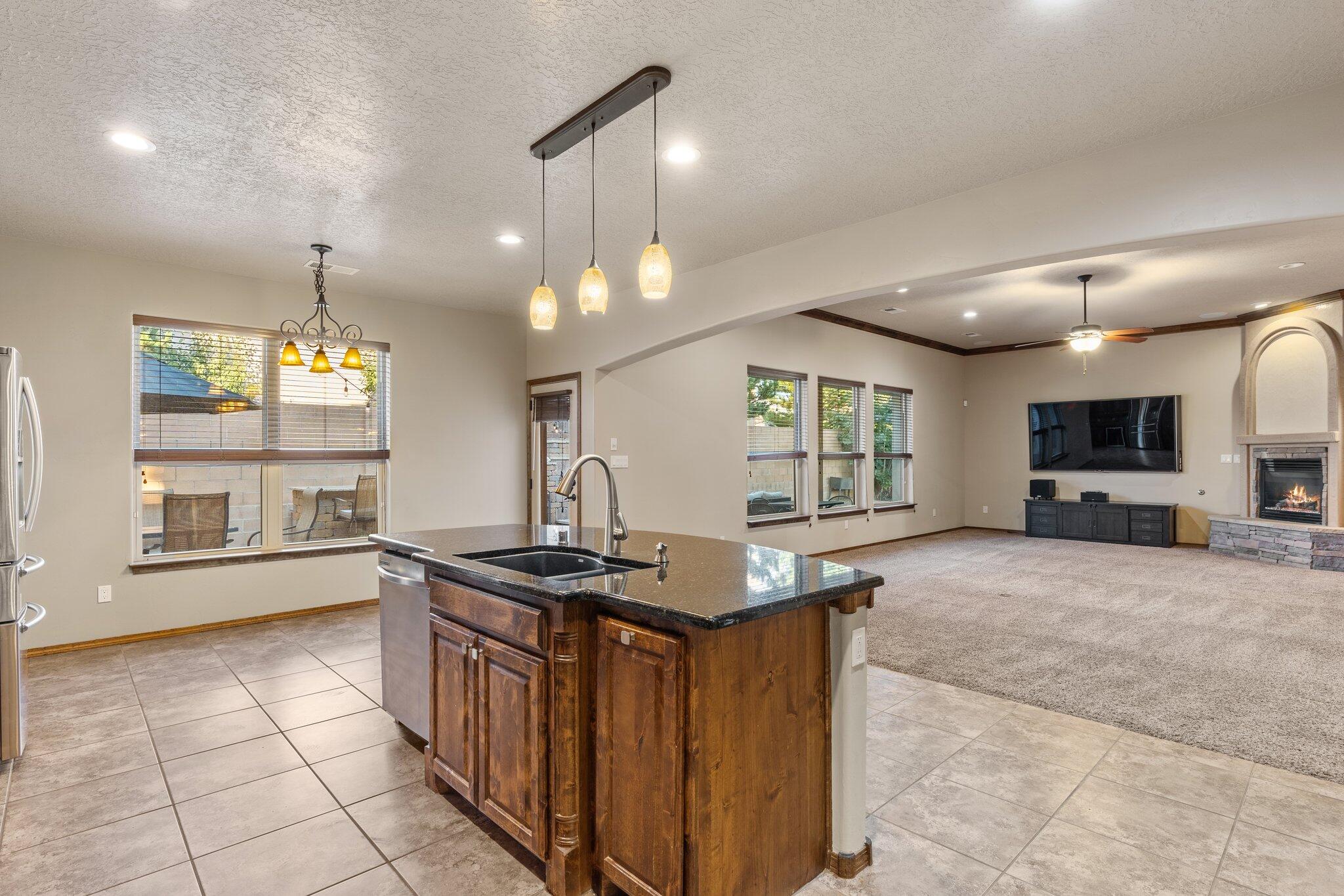 9216 N La Tierra Court NE