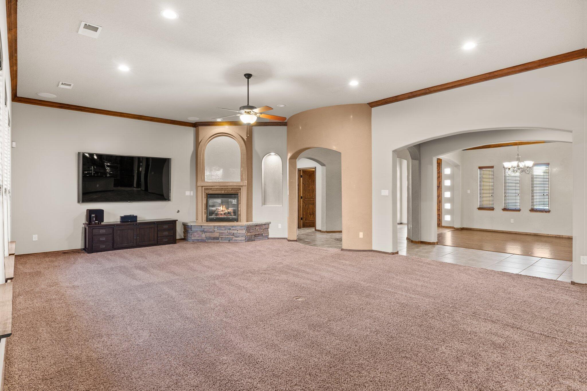 9216 N La Tierra Court NE