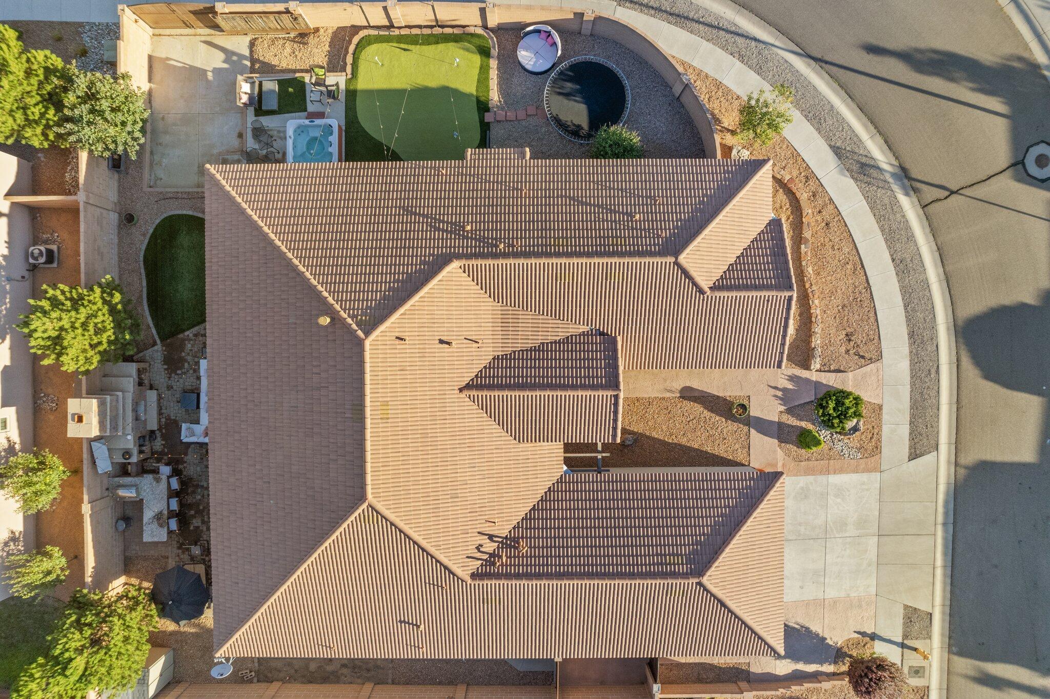 9216 N La Tierra Court NE