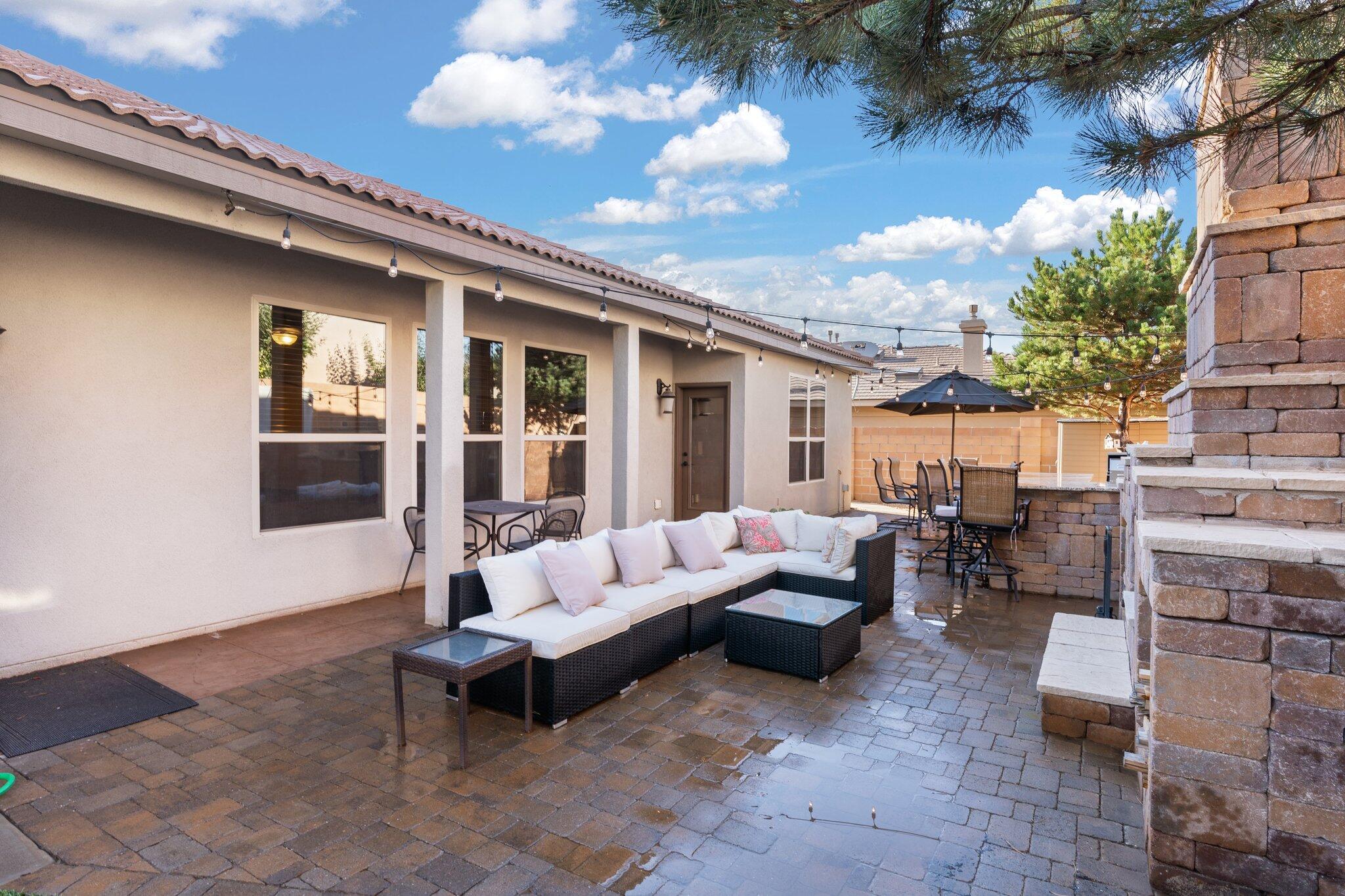 9216 N La Tierra Court NE