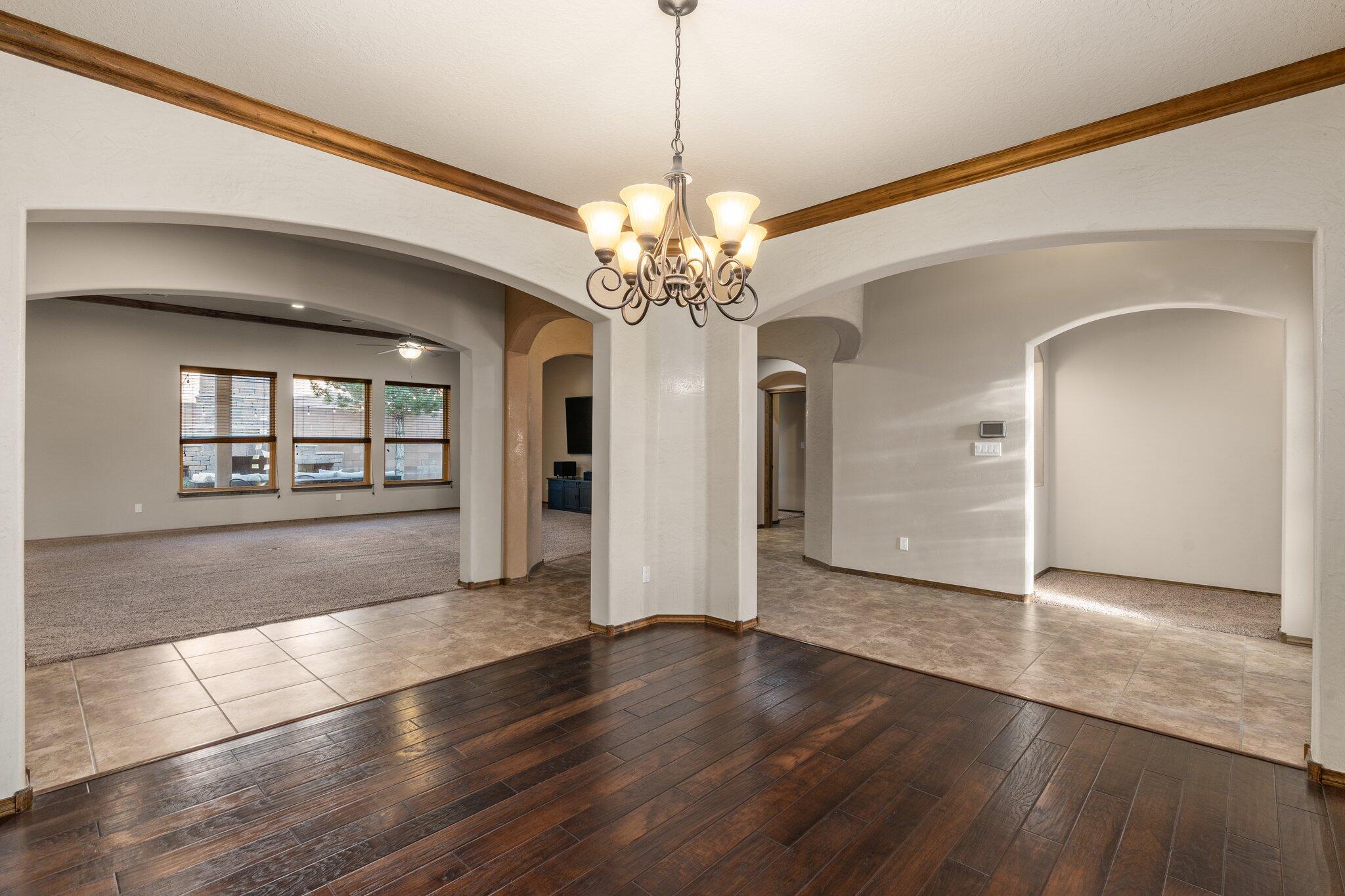 9216 N La Tierra Court NE