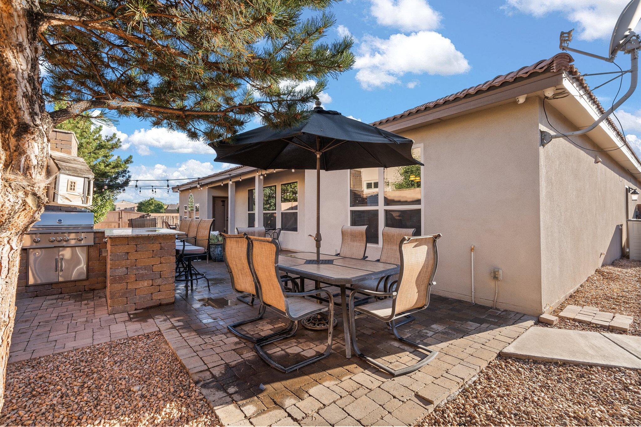 9216 N La Tierra Court NE