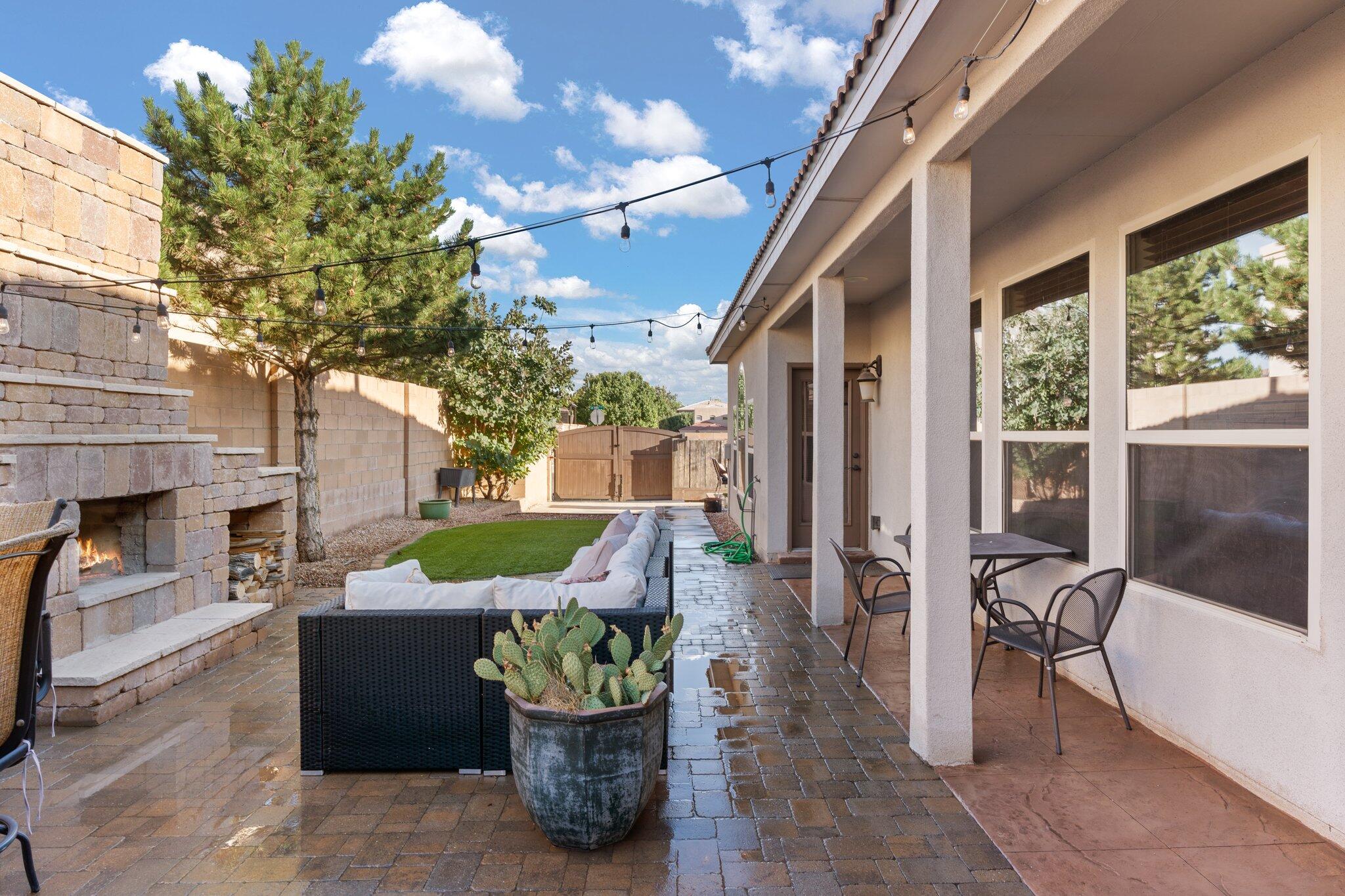9216 N La Tierra Court NE