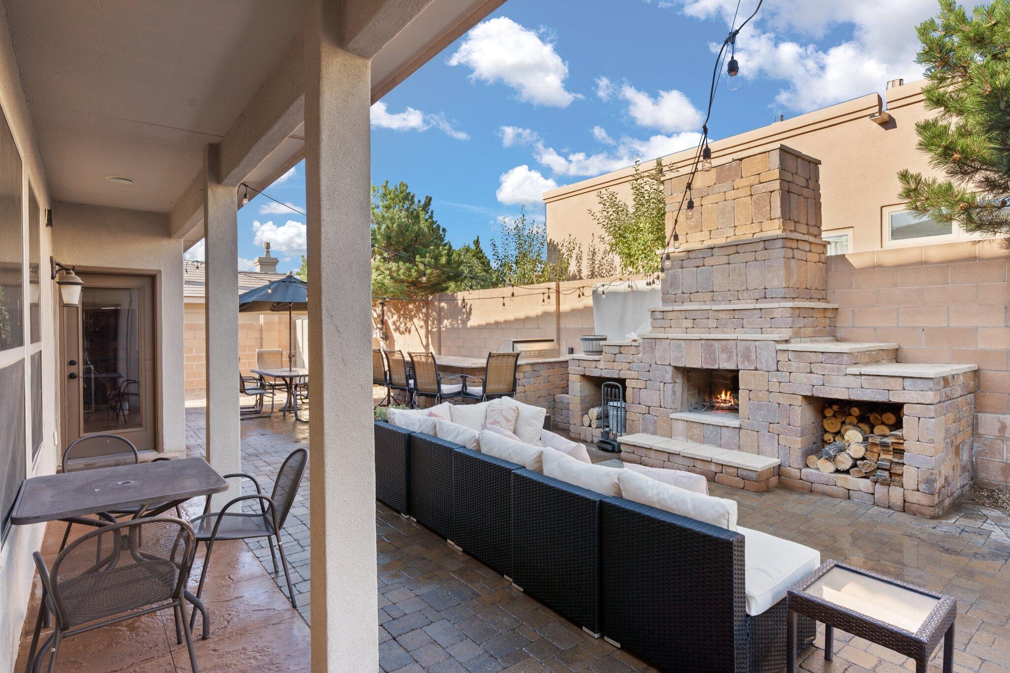 9216 N La Tierra Court NE