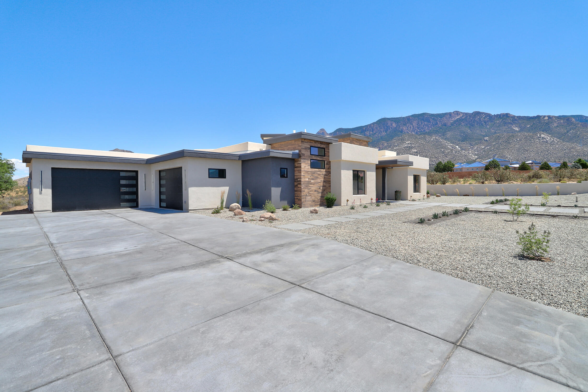 11601 Elena Drive NE